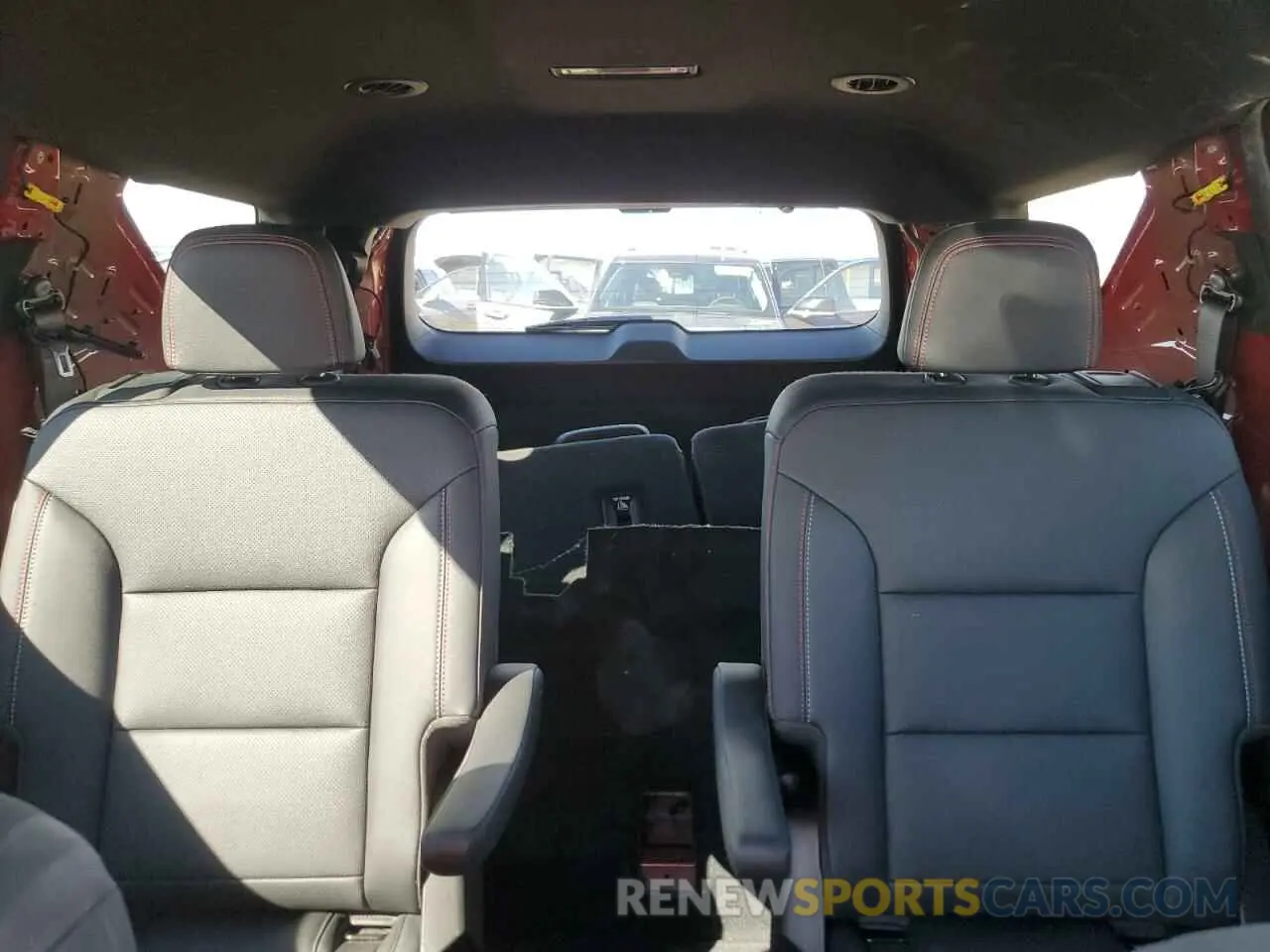 10 Photograph of a damaged car 1GNEVJKSXRJ178640 CHEVROLET TRAVERSE 2024