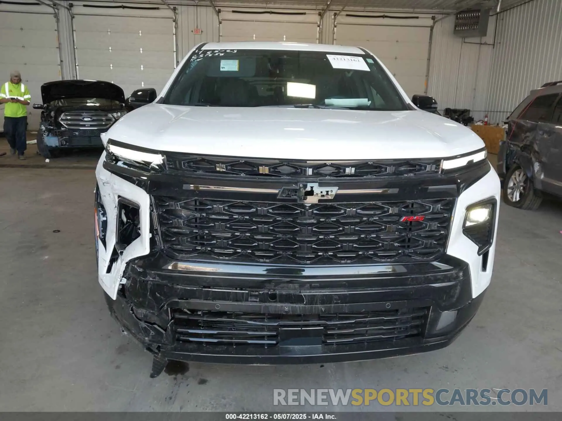12 Photograph of a damaged car 1GNEVLKS7RJ234285 CHEVROLET TRAVERSE 2024