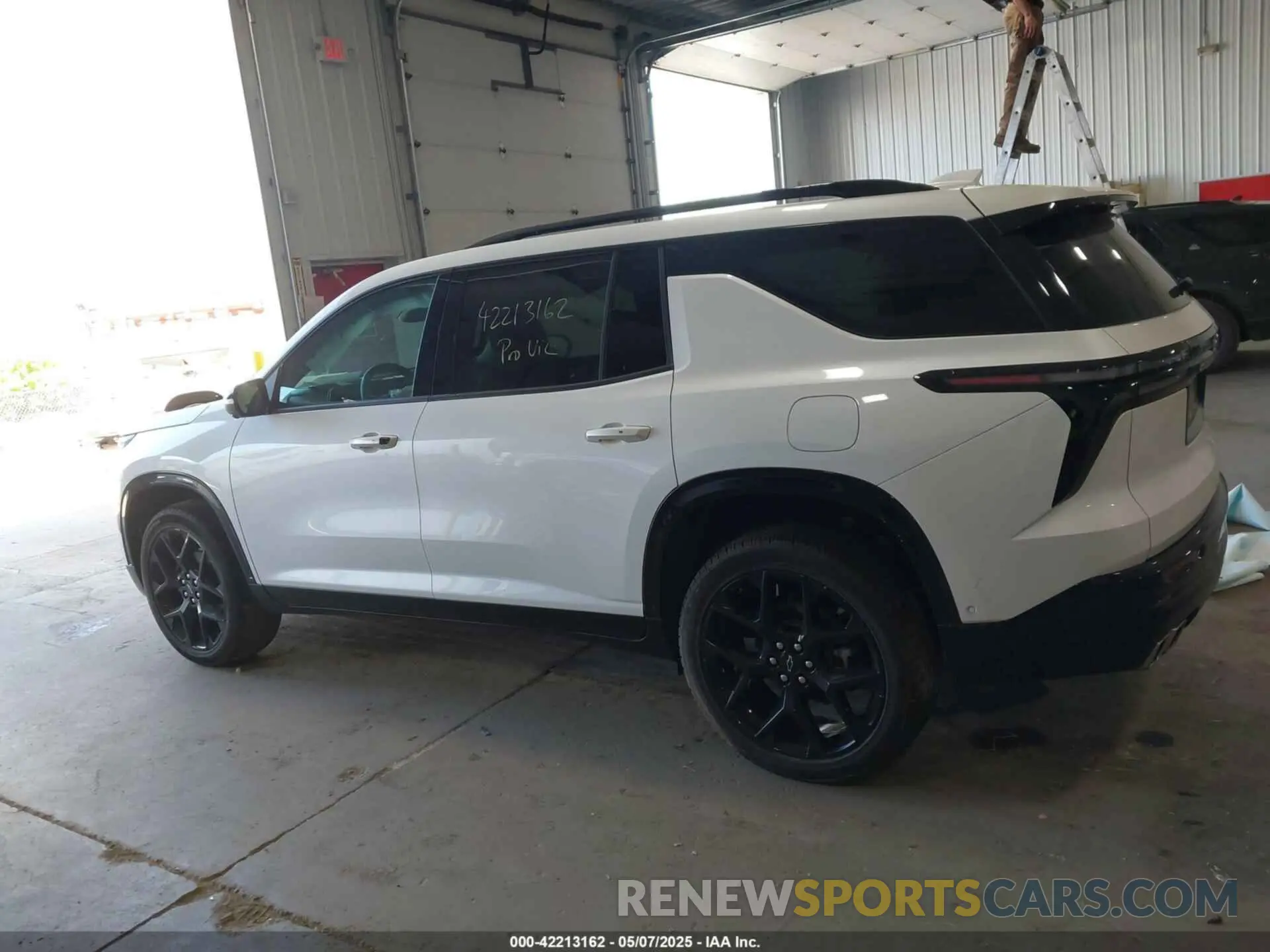 14 Photograph of a damaged car 1GNEVLKS7RJ234285 CHEVROLET TRAVERSE 2024