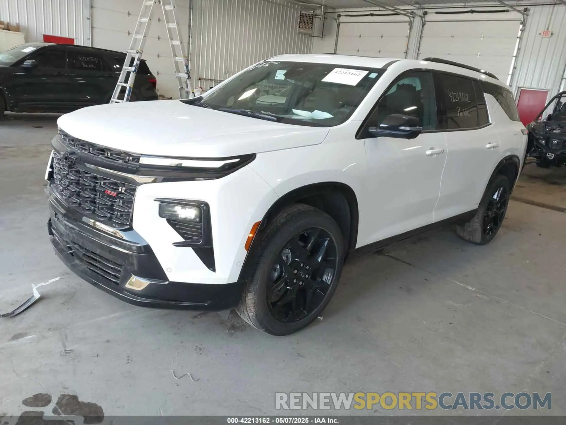 2 Photograph of a damaged car 1GNEVLKS7RJ234285 CHEVROLET TRAVERSE 2024