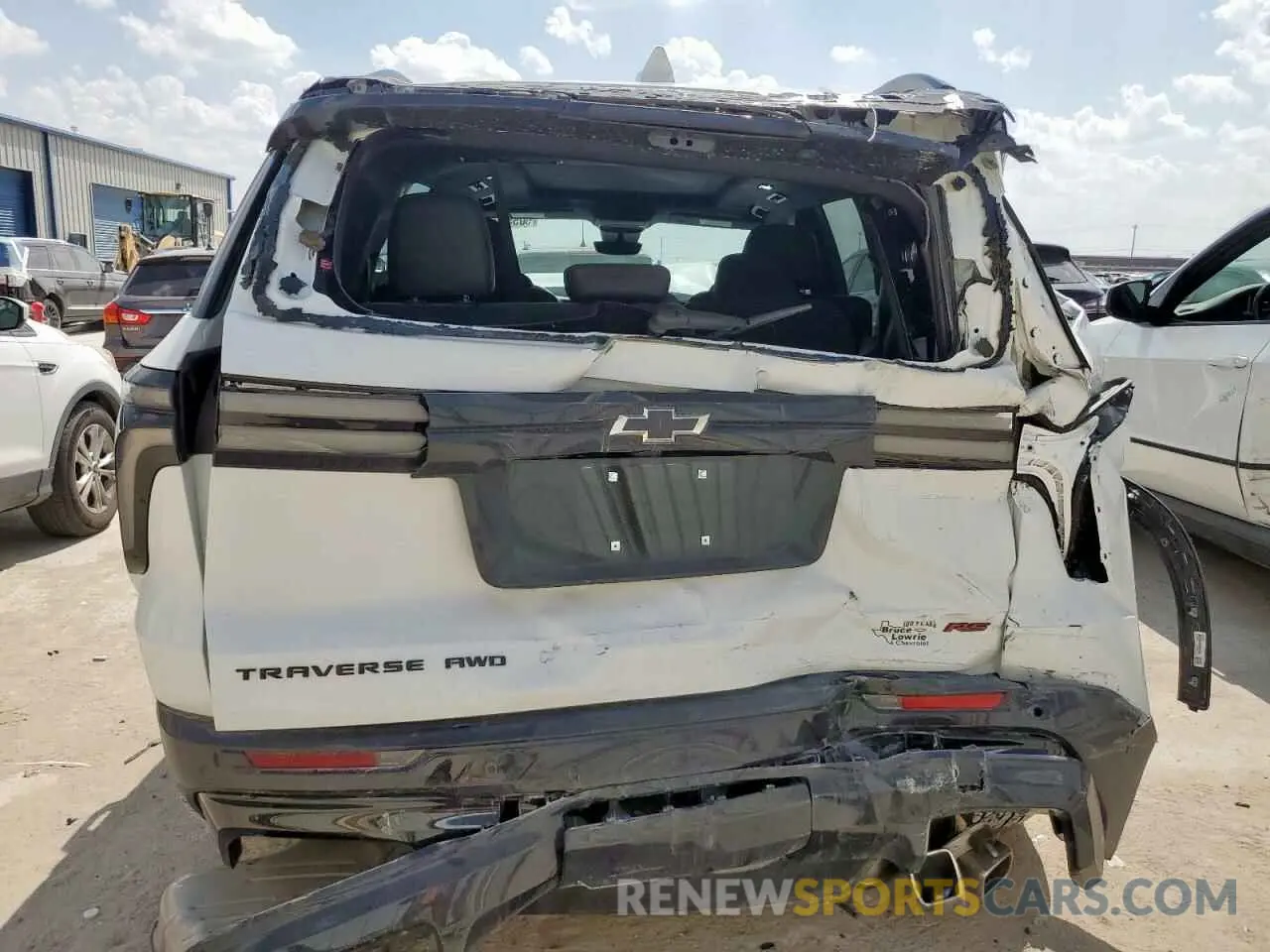 6 Photograph of a damaged car 1GNEVLKSXRJ141390 CHEVROLET TRAVERSE 2024