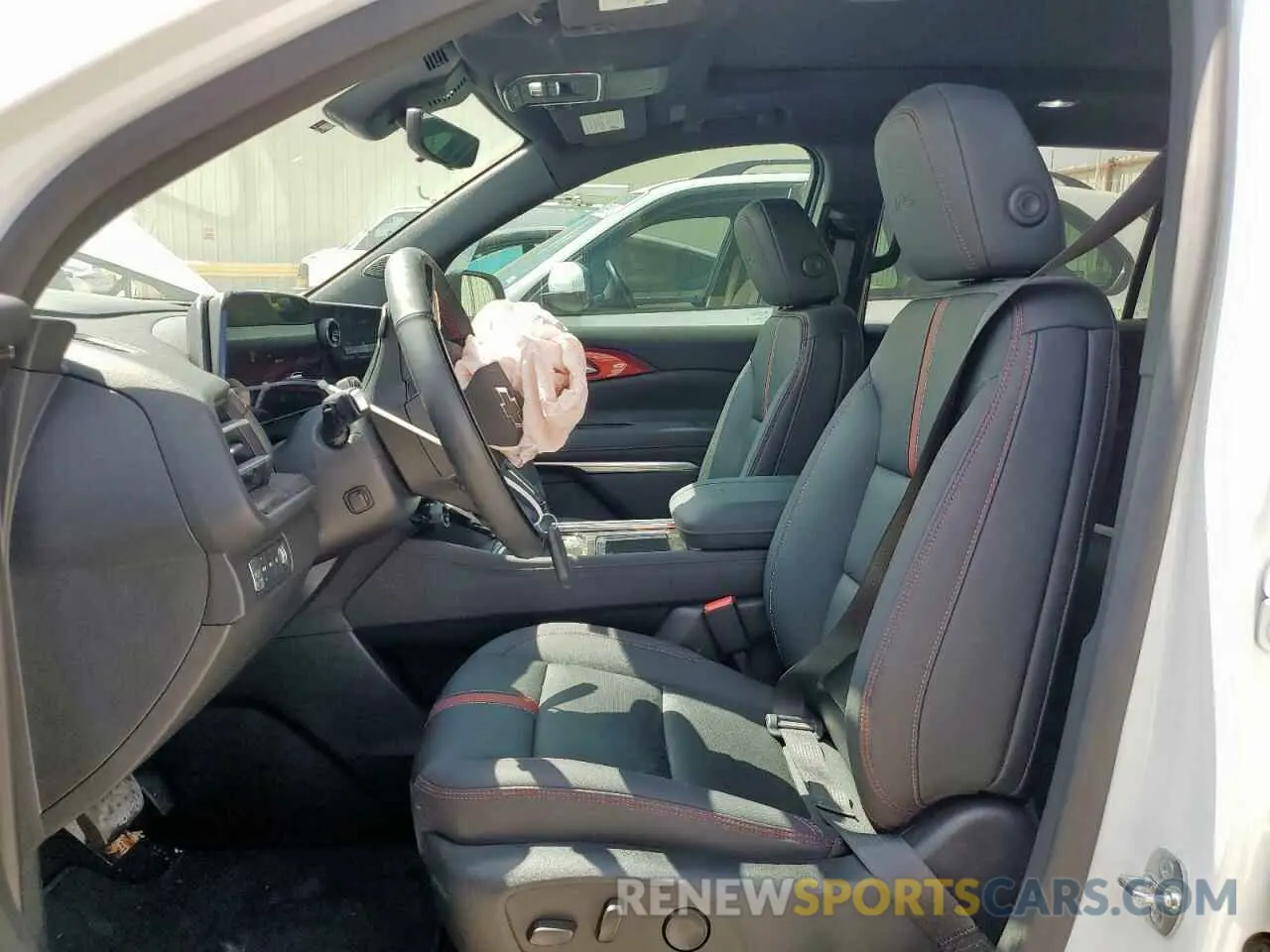 7 Photograph of a damaged car 1GNEVLKSXRJ141390 CHEVROLET TRAVERSE 2024