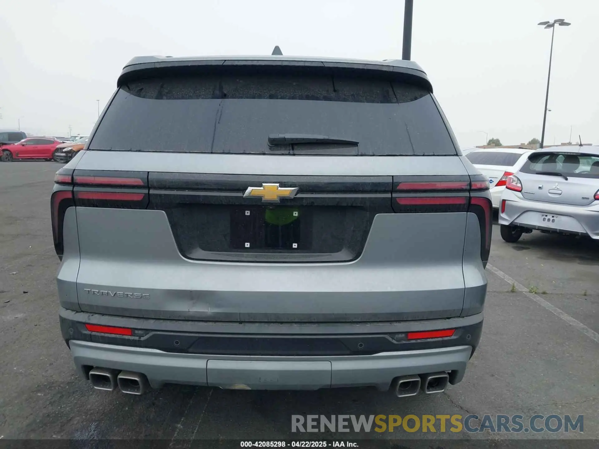17 Photograph of a damaged car 1GNERGRS0SJ129076 CHEVROLET TRAVERSE 2025