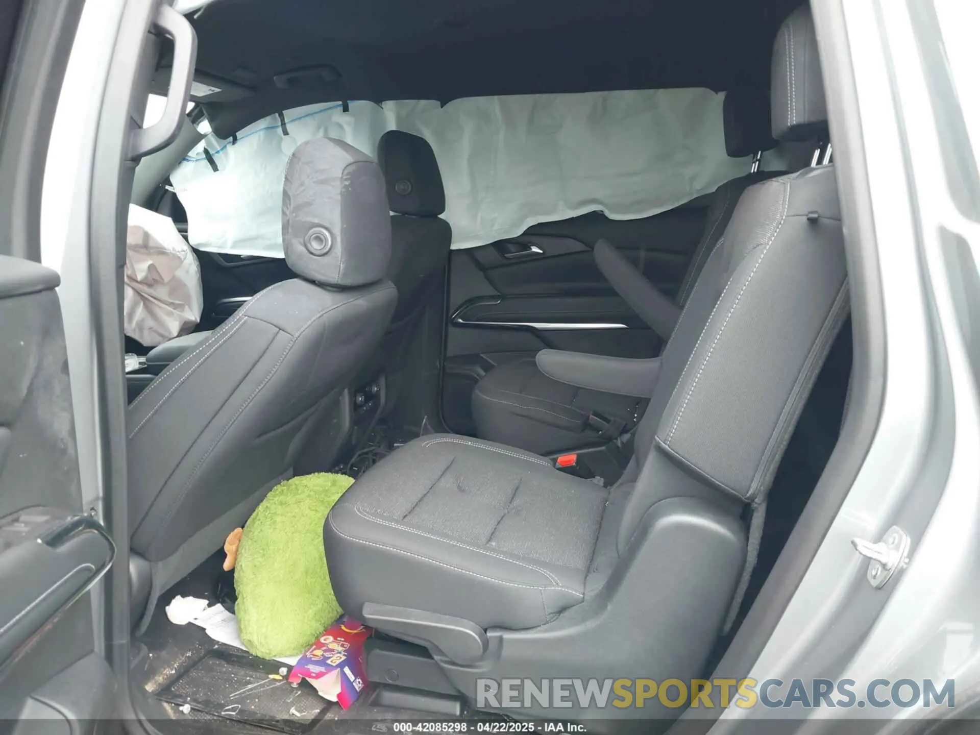 8 Photograph of a damaged car 1GNERGRS0SJ129076 CHEVROLET TRAVERSE 2025