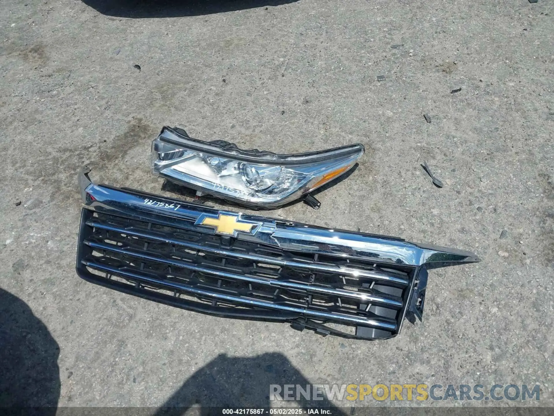 12 Photograph of a damaged car 1GNERGRS0SJ148355 CHEVROLET TRAVERSE 2025