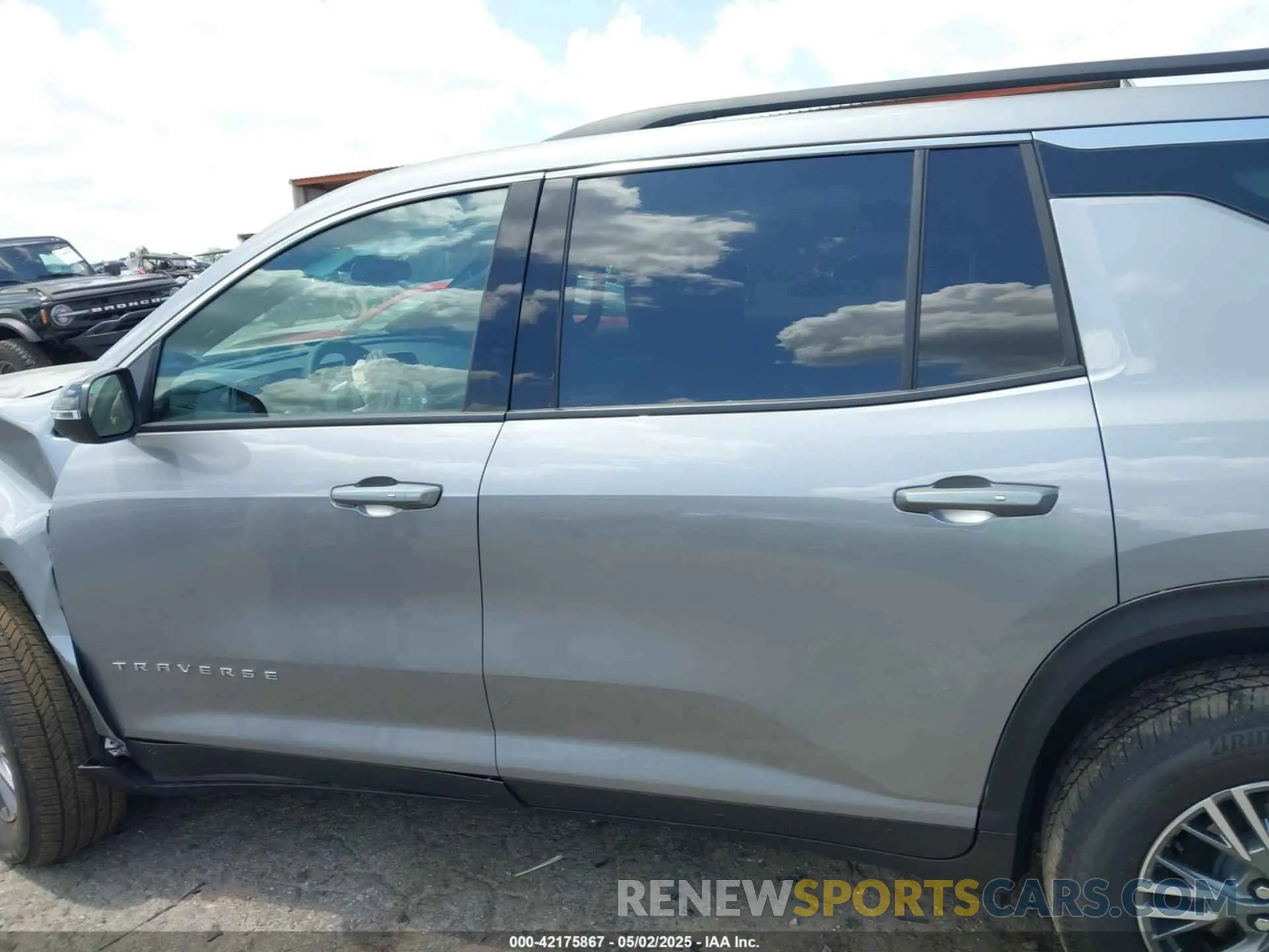 15 Photograph of a damaged car 1GNERGRS0SJ148355 CHEVROLET TRAVERSE 2025