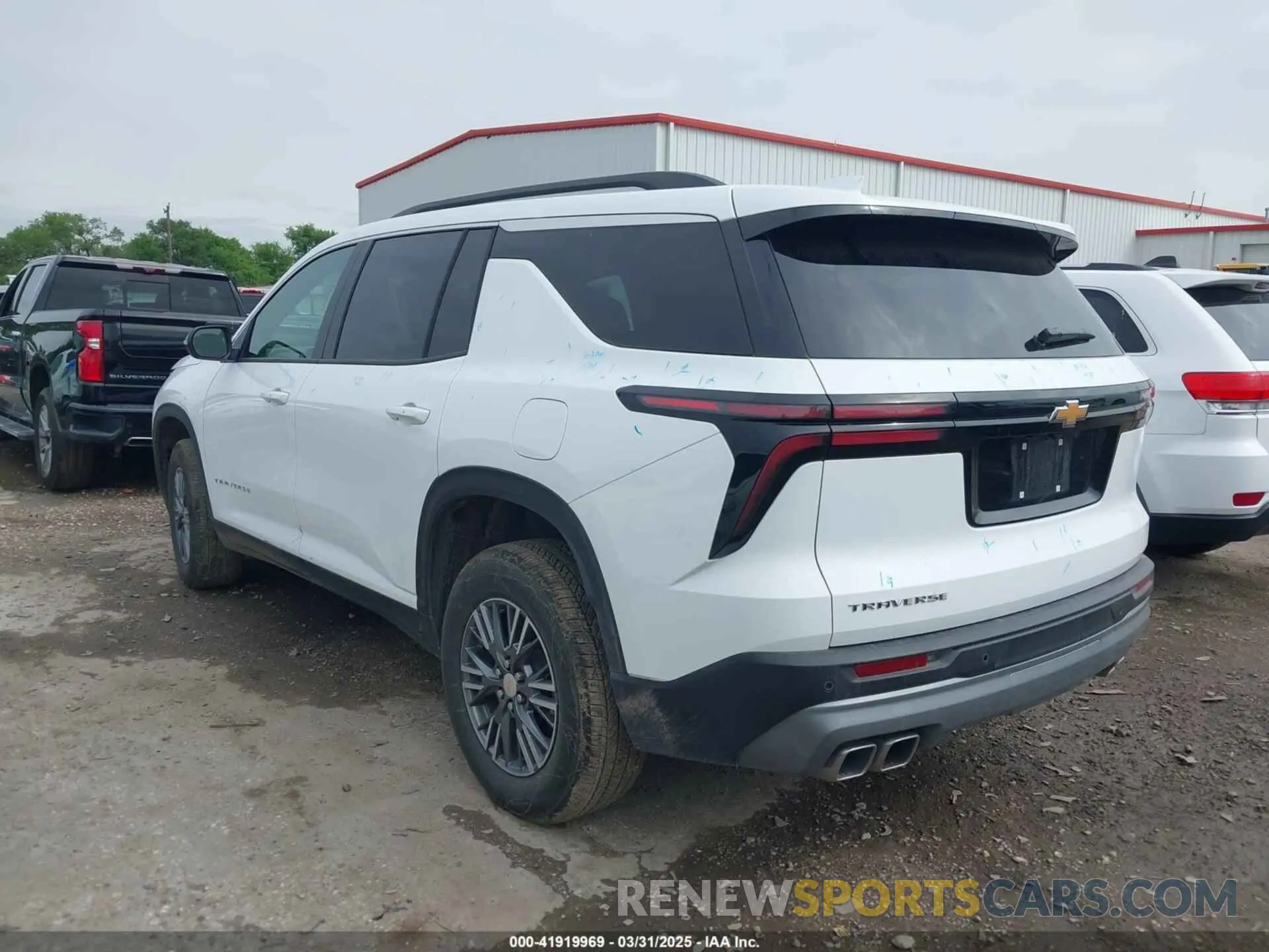 14 Photograph of a damaged car 1GNERGRS0SJ151630 CHEVROLET TRAVERSE 2025