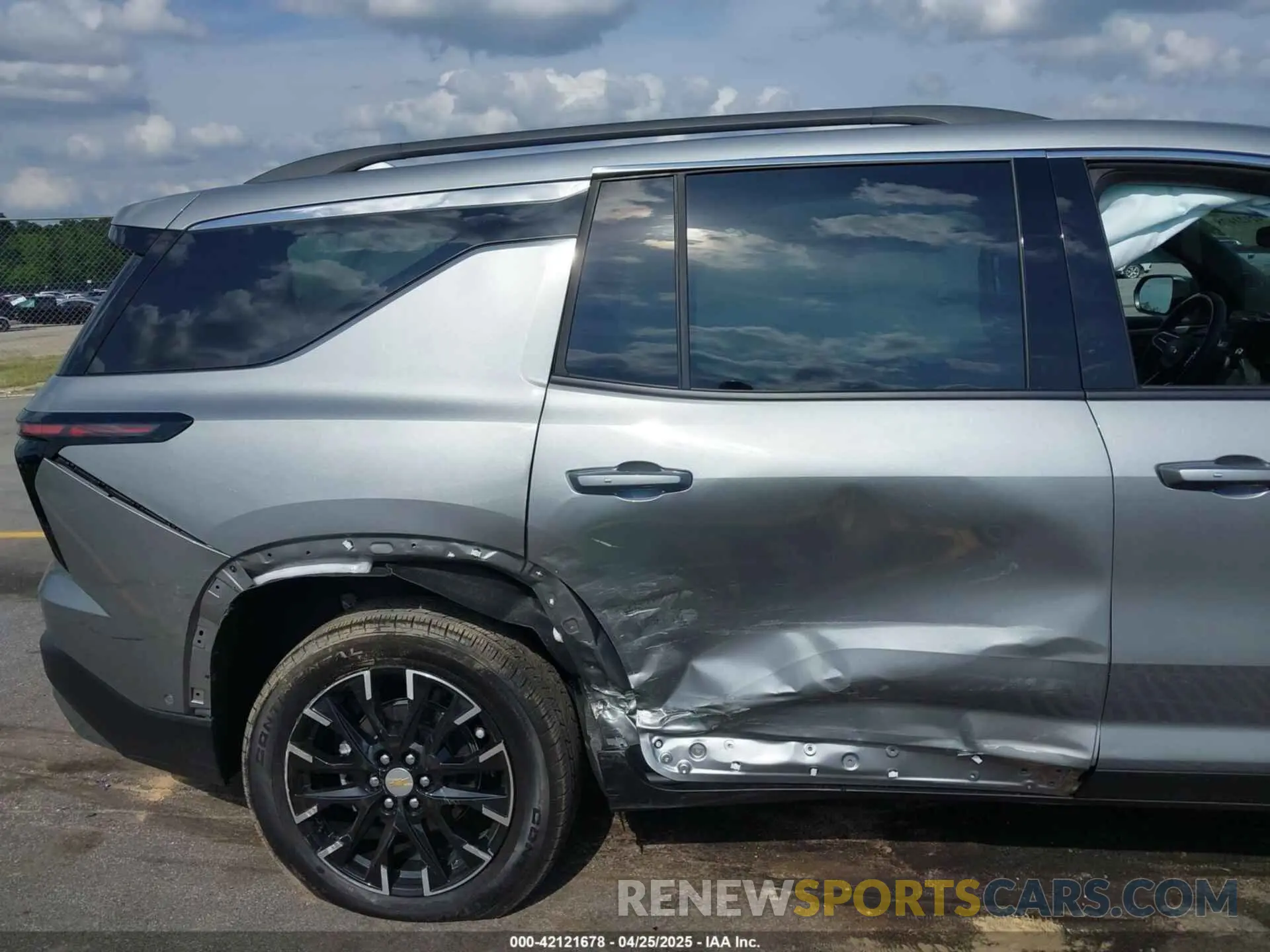 6 Photograph of a damaged car 1GNERGRS0SJ212832 CHEVROLET TRAVERSE 2025