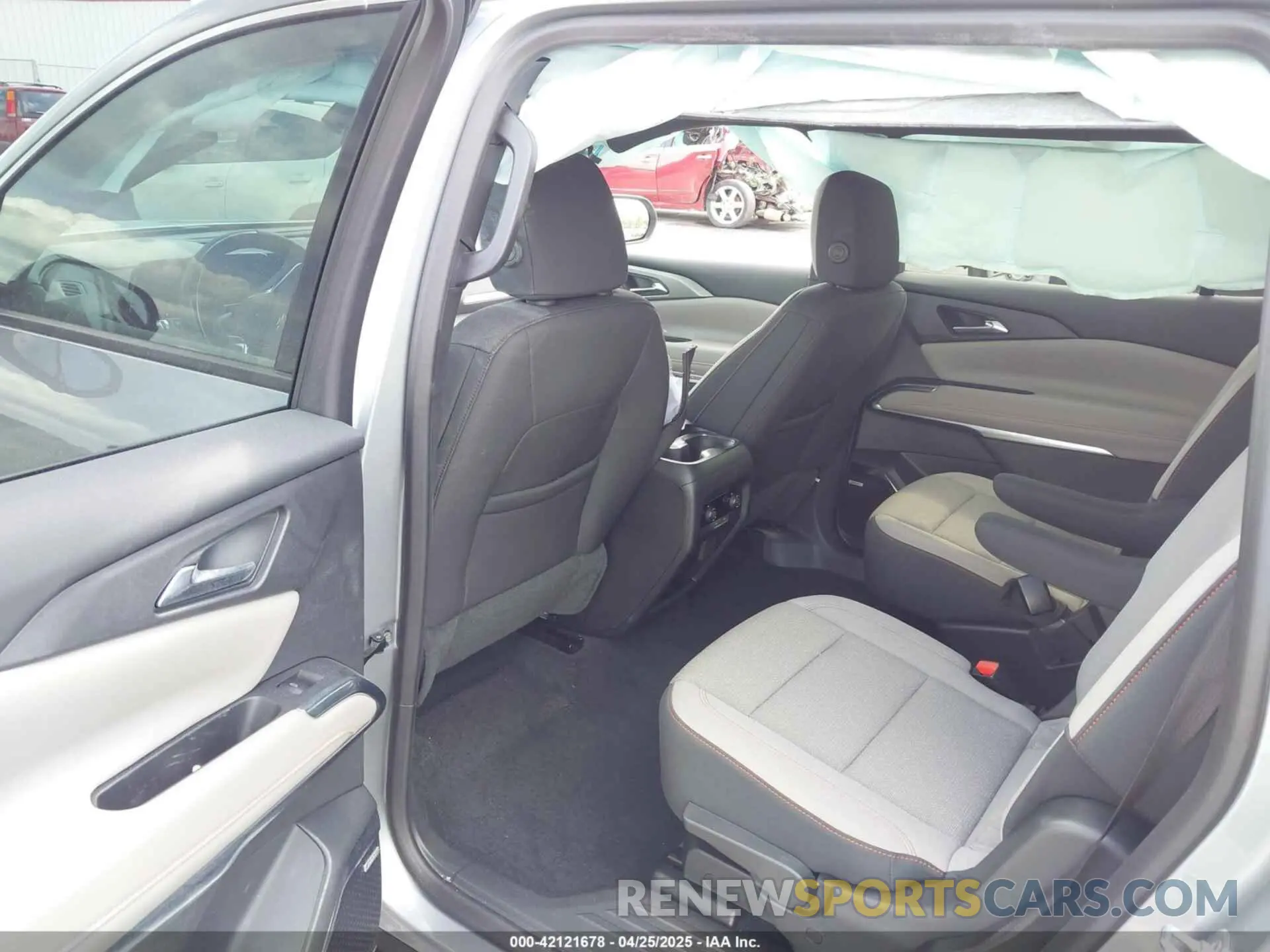 8 Photograph of a damaged car 1GNERGRS0SJ212832 CHEVROLET TRAVERSE 2025