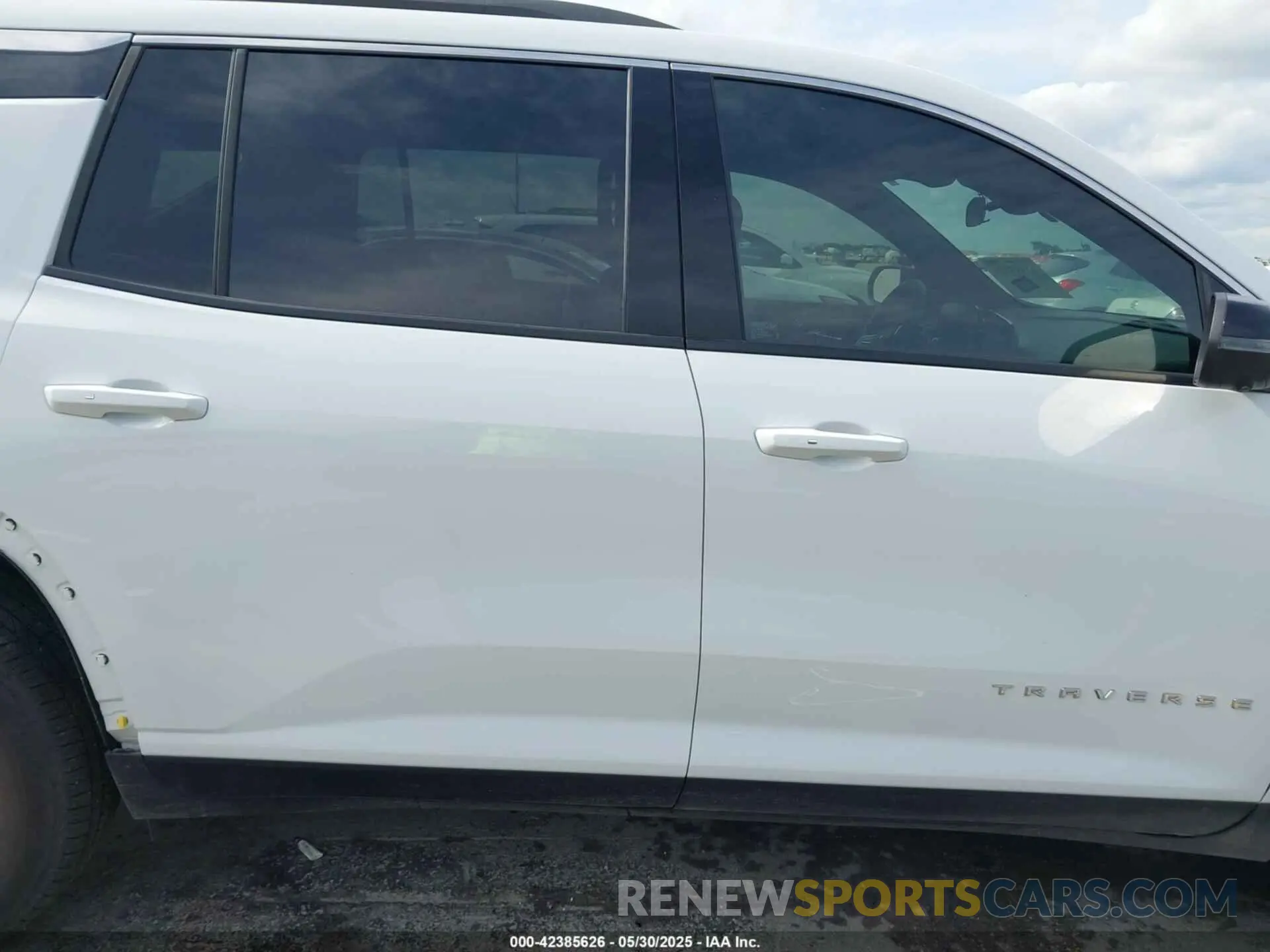 14 Photograph of a damaged car 1GNERGRS1SJ176682 CHEVROLET TRAVERSE 2025