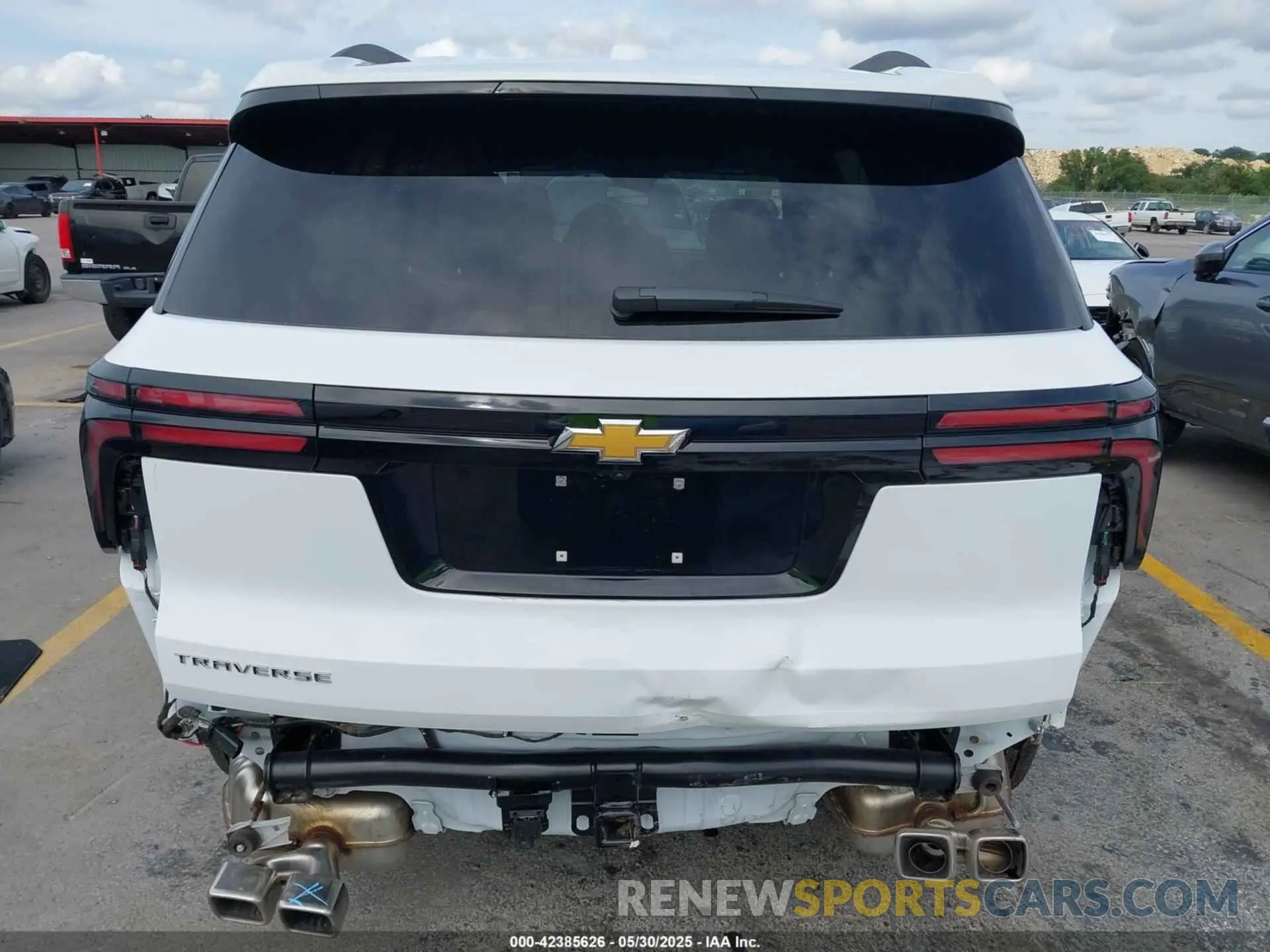 17 Photograph of a damaged car 1GNERGRS1SJ176682 CHEVROLET TRAVERSE 2025
