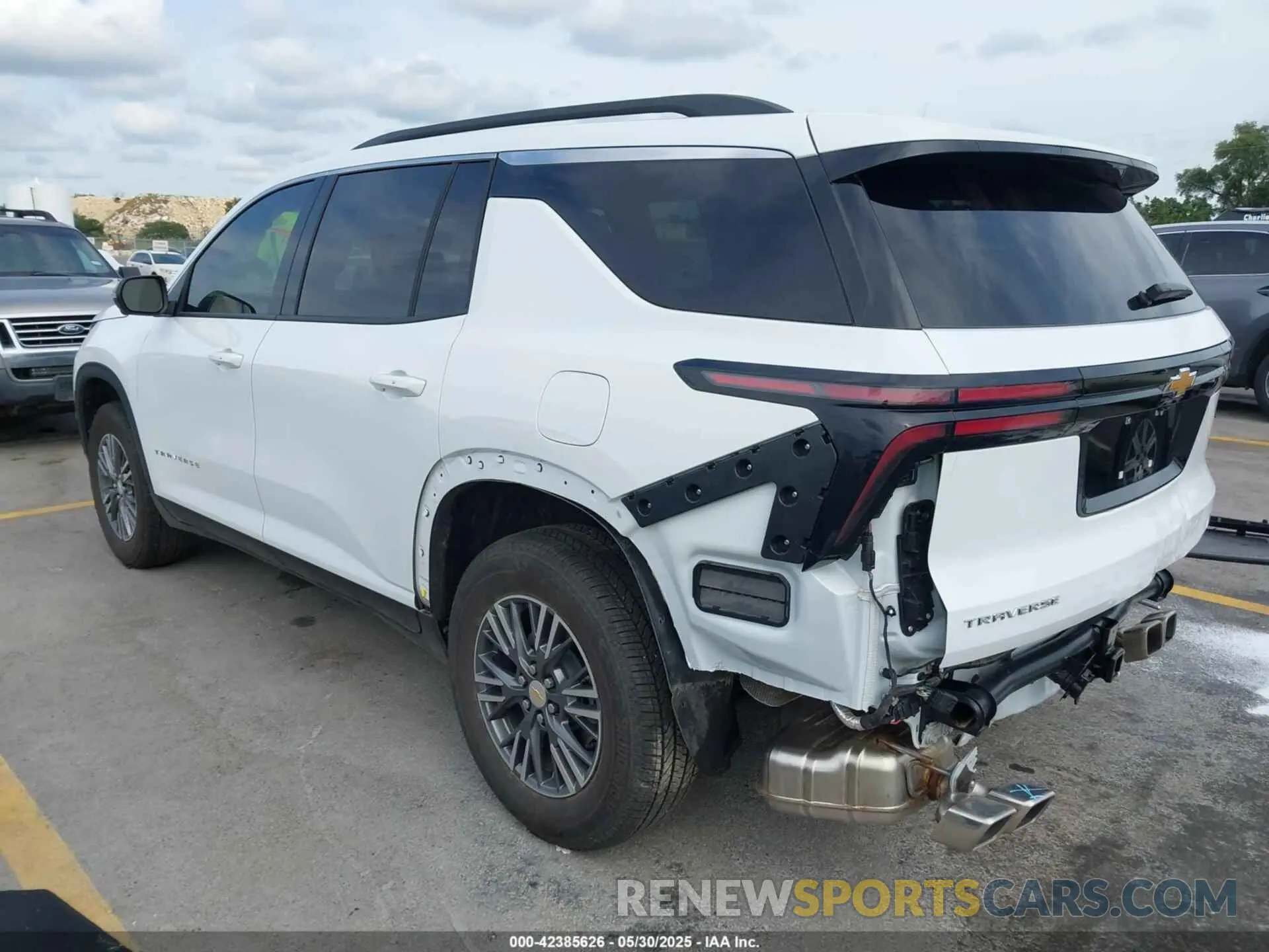 3 Photograph of a damaged car 1GNERGRS1SJ176682 CHEVROLET TRAVERSE 2025