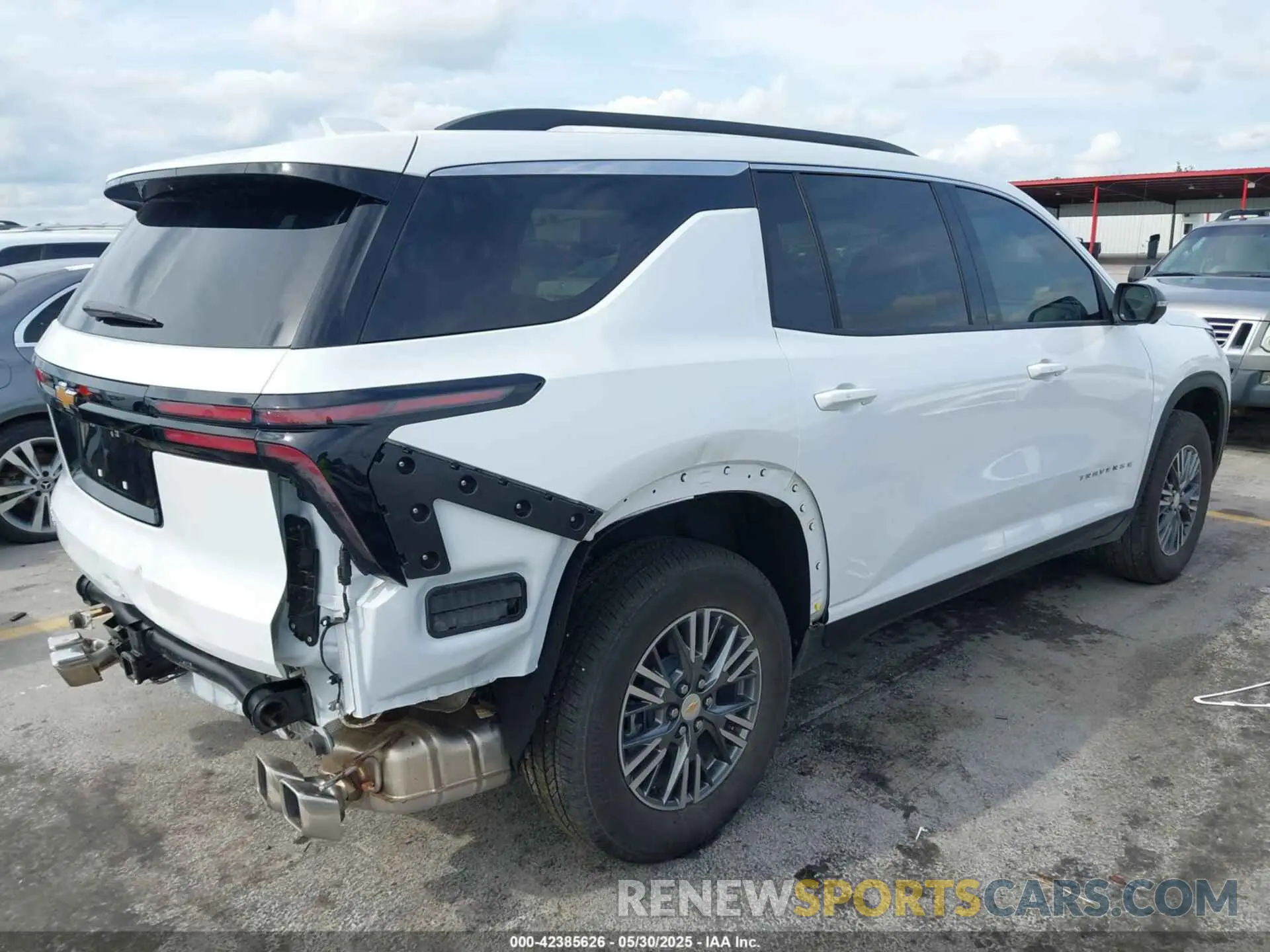 4 Photograph of a damaged car 1GNERGRS1SJ176682 CHEVROLET TRAVERSE 2025