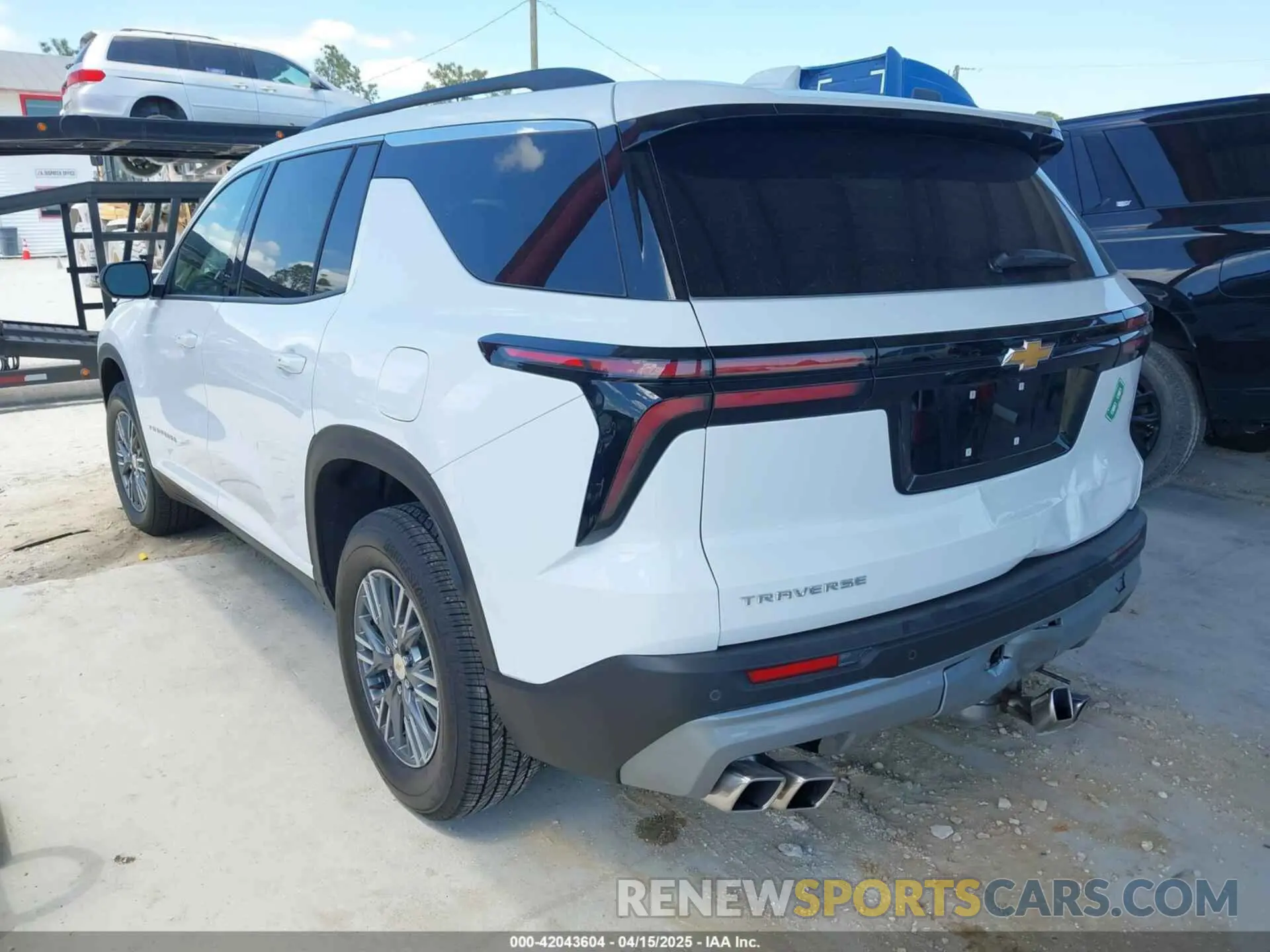 3 Photograph of a damaged car 1GNERGRS4SJ137813 CHEVROLET TRAVERSE 2025