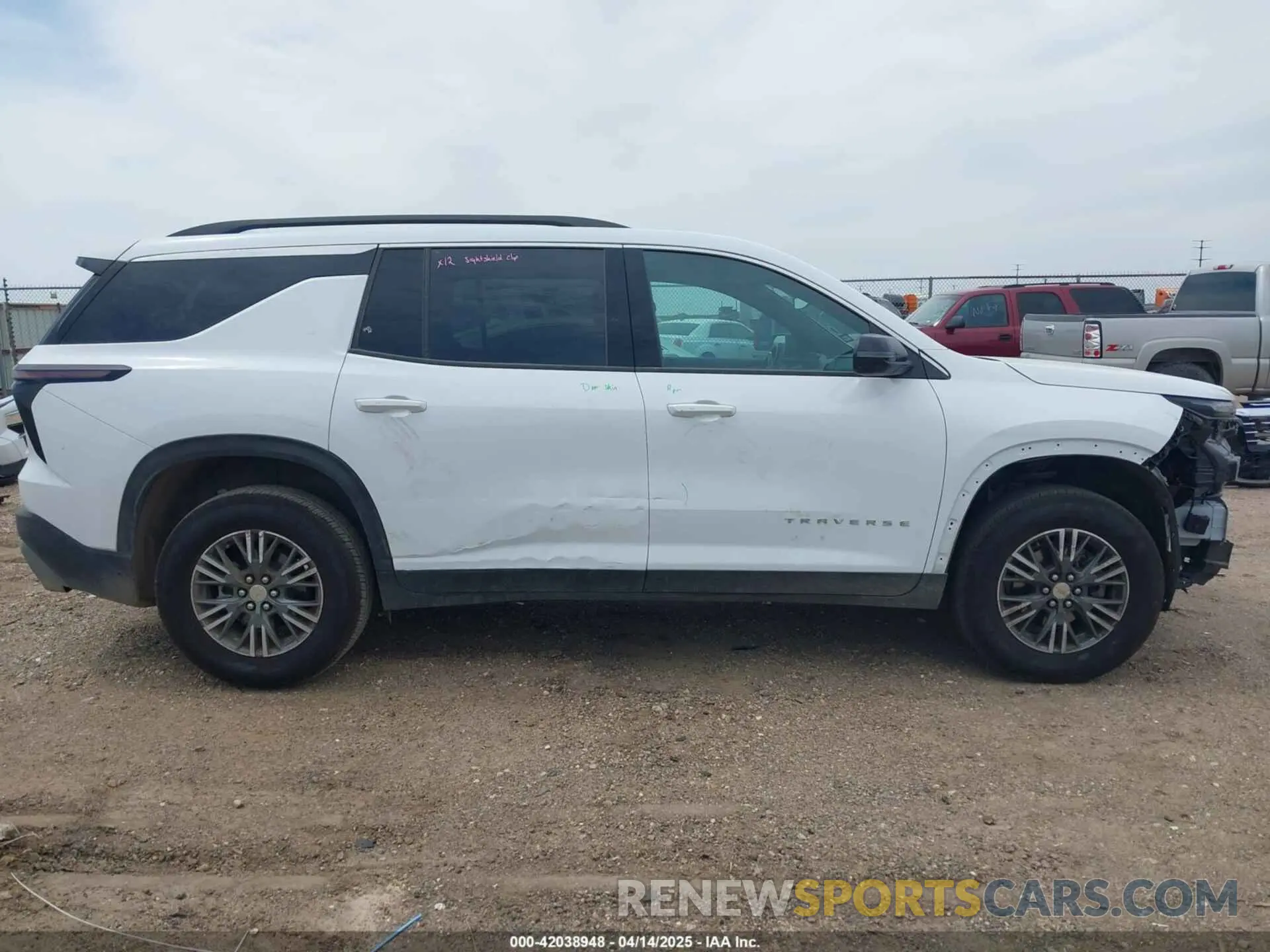 14 Photograph of a damaged car 1GNERGRS8SJ157305 CHEVROLET TRAVERSE 2025