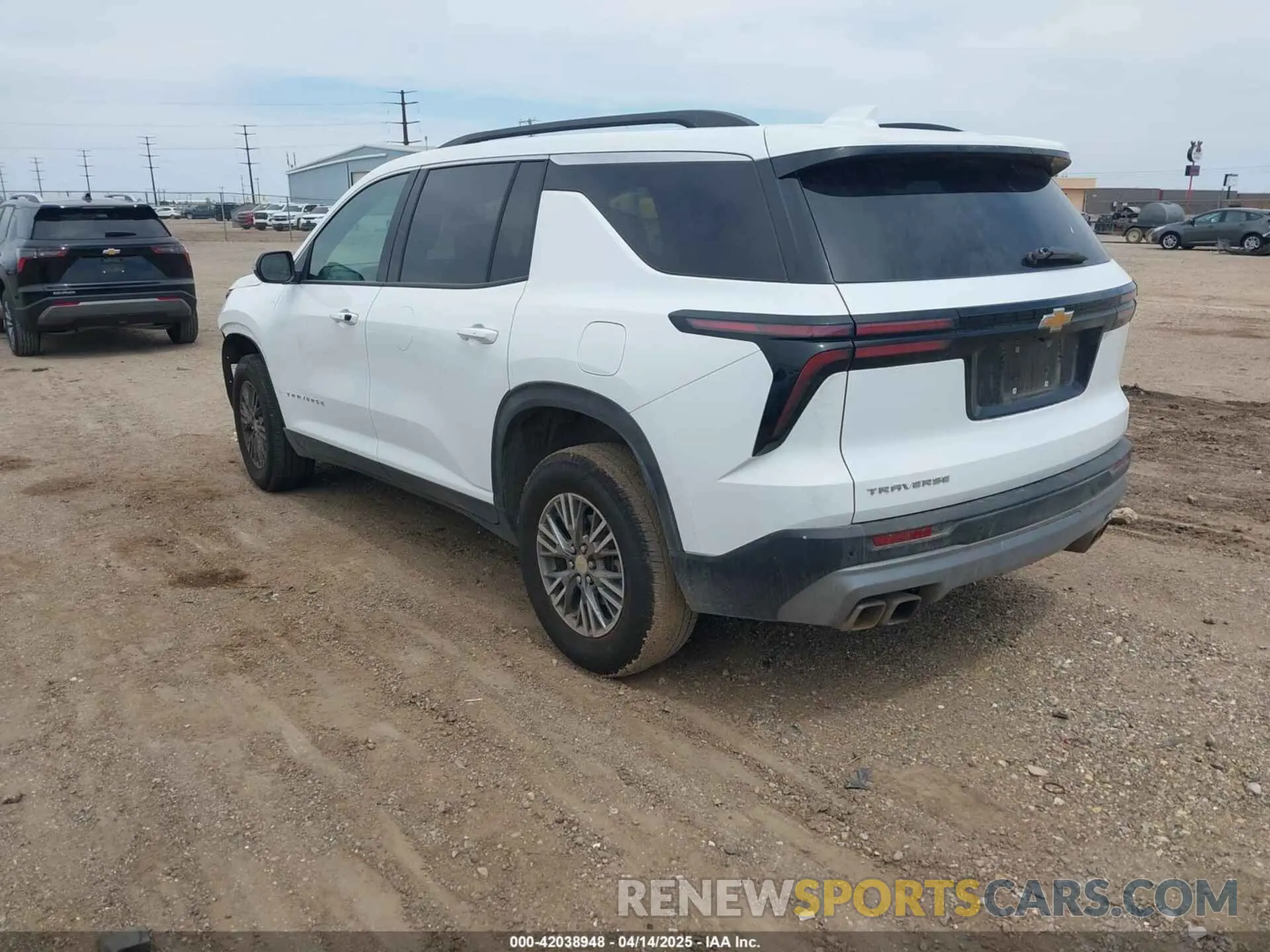 3 Photograph of a damaged car 1GNERGRS8SJ157305 CHEVROLET TRAVERSE 2025