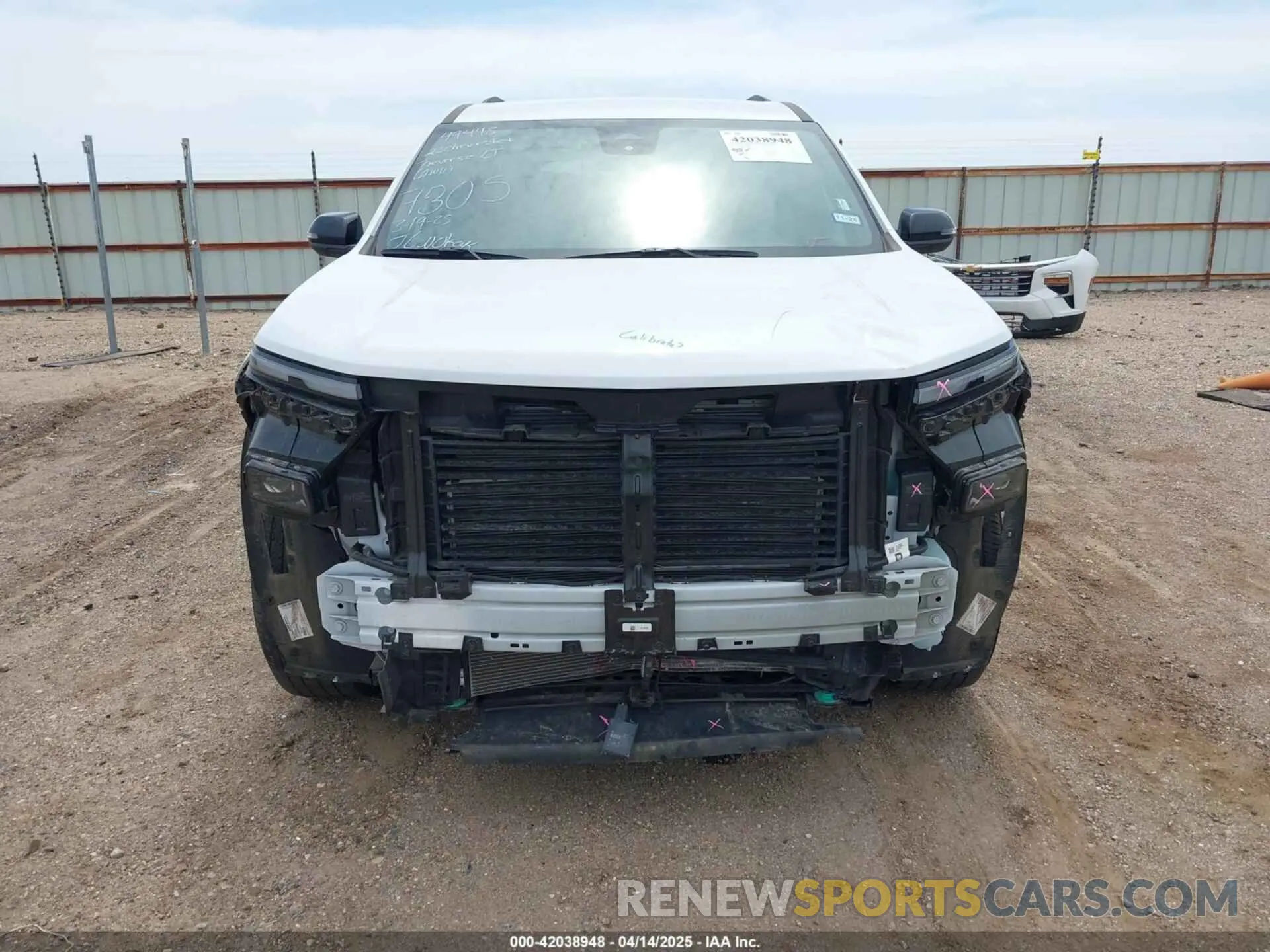 6 Photograph of a damaged car 1GNERGRS8SJ157305 CHEVROLET TRAVERSE 2025