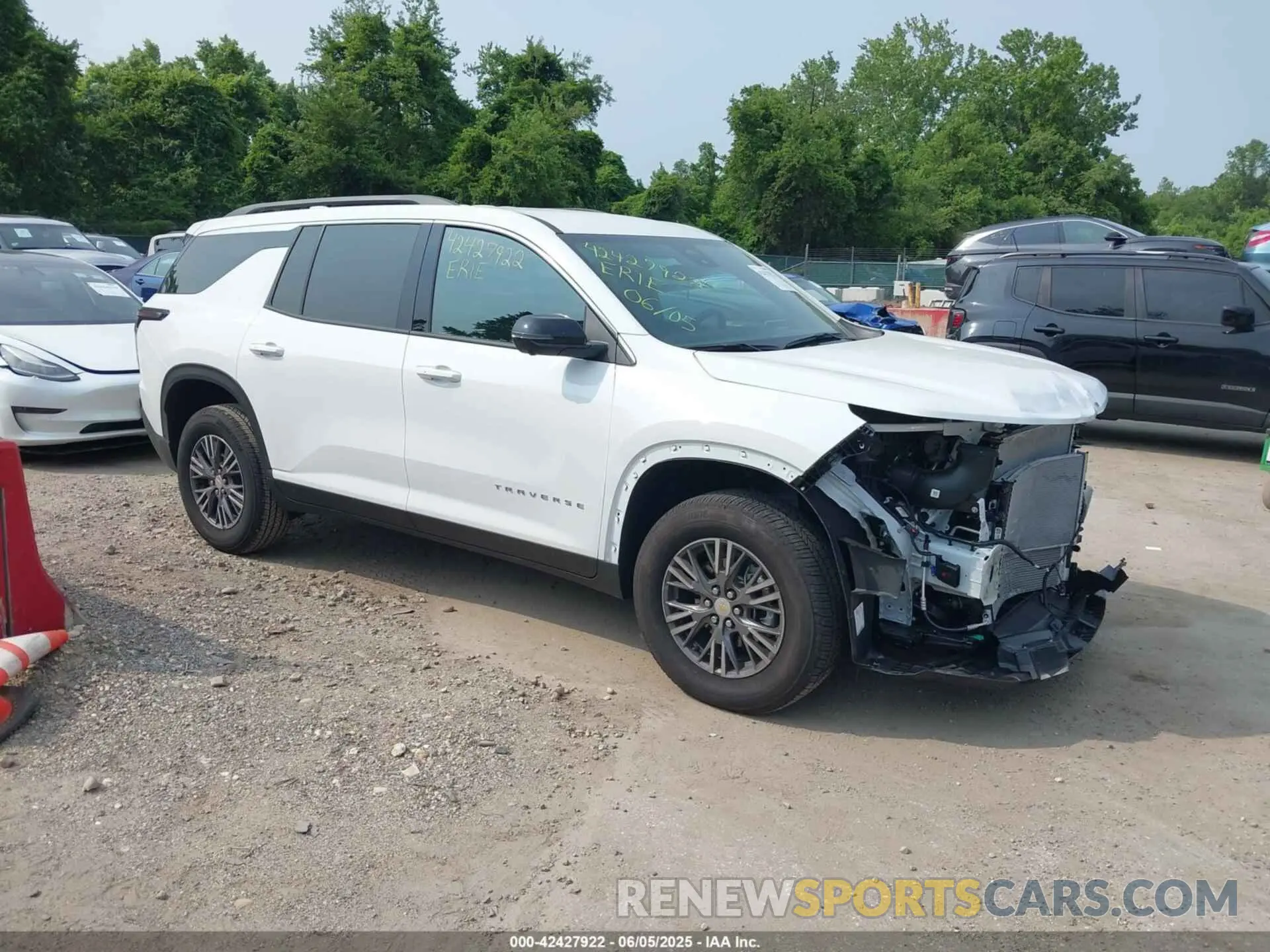 1 Photograph of a damaged car 1GNERGRS8SJ171334 CHEVROLET TRAVERSE 2025