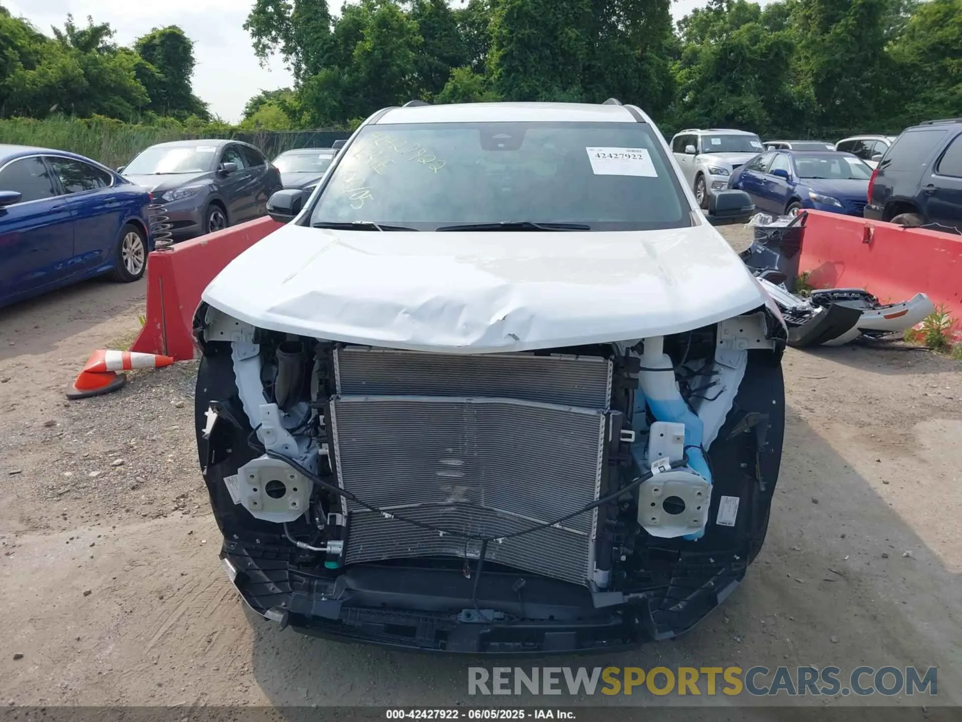 13 Photograph of a damaged car 1GNERGRS8SJ171334 CHEVROLET TRAVERSE 2025