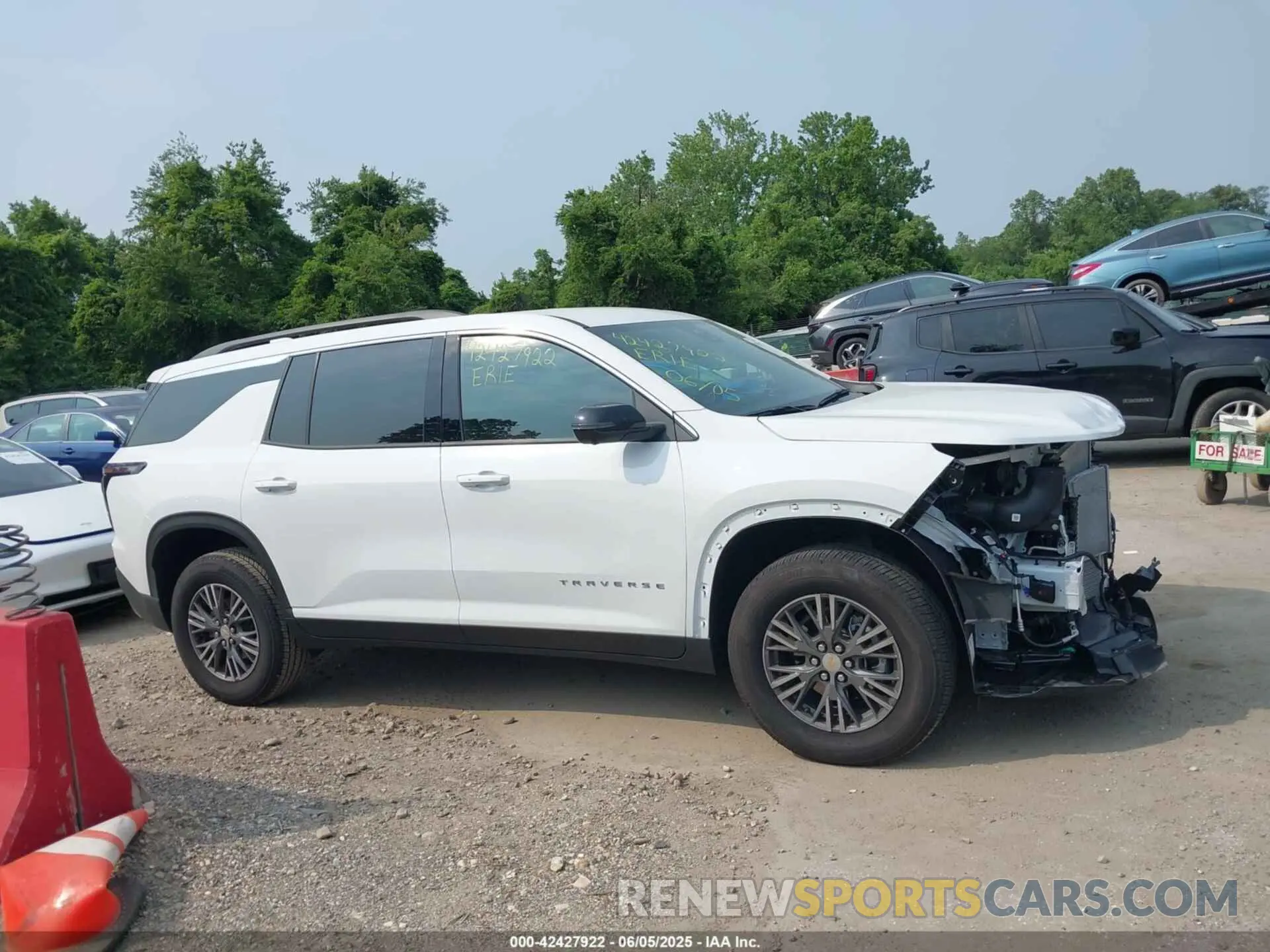 14 Photograph of a damaged car 1GNERGRS8SJ171334 CHEVROLET TRAVERSE 2025