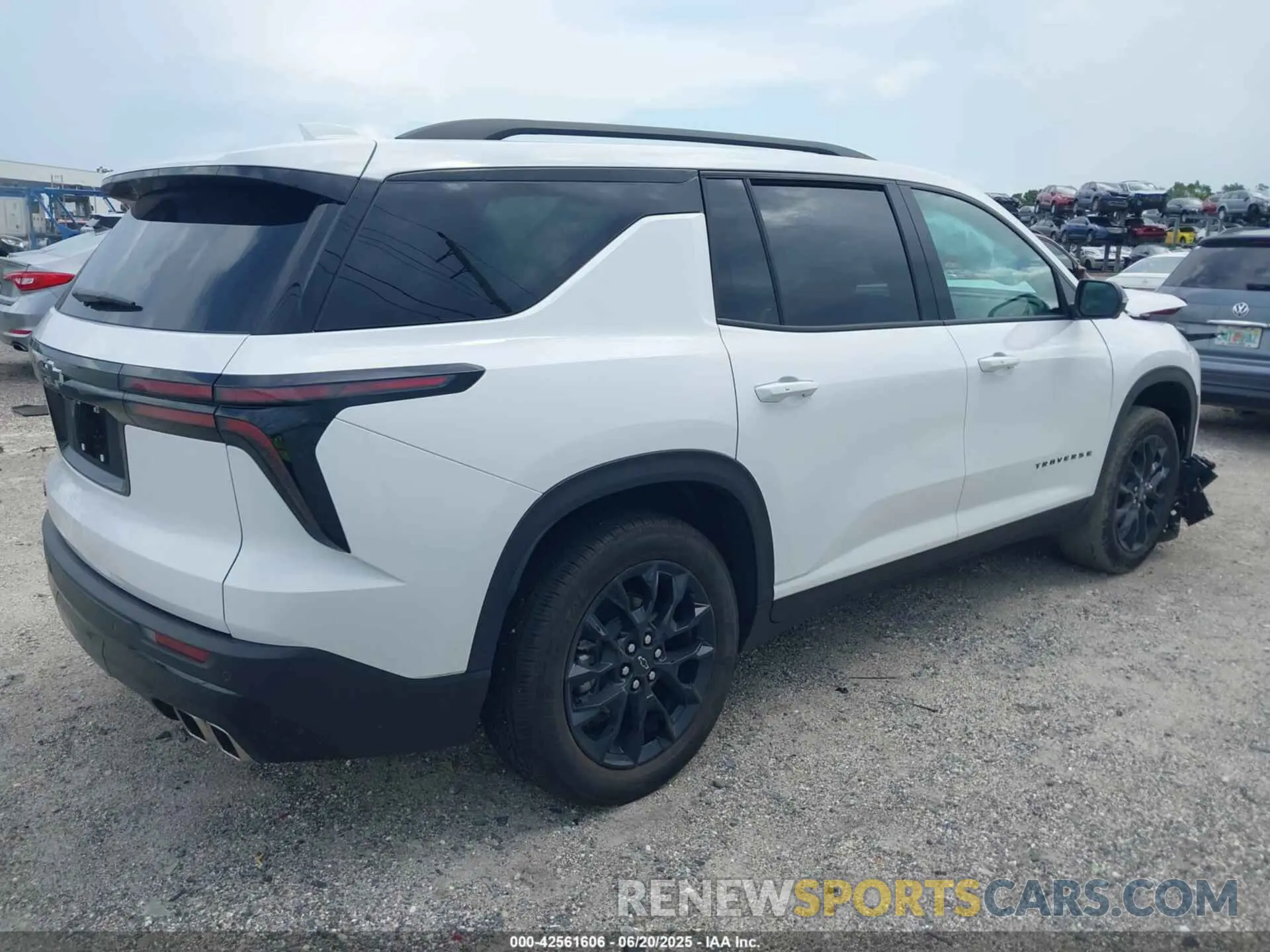 4 Photograph of a damaged car 1GNERGRS8SJ211623 CHEVROLET TRAVERSE 2025
