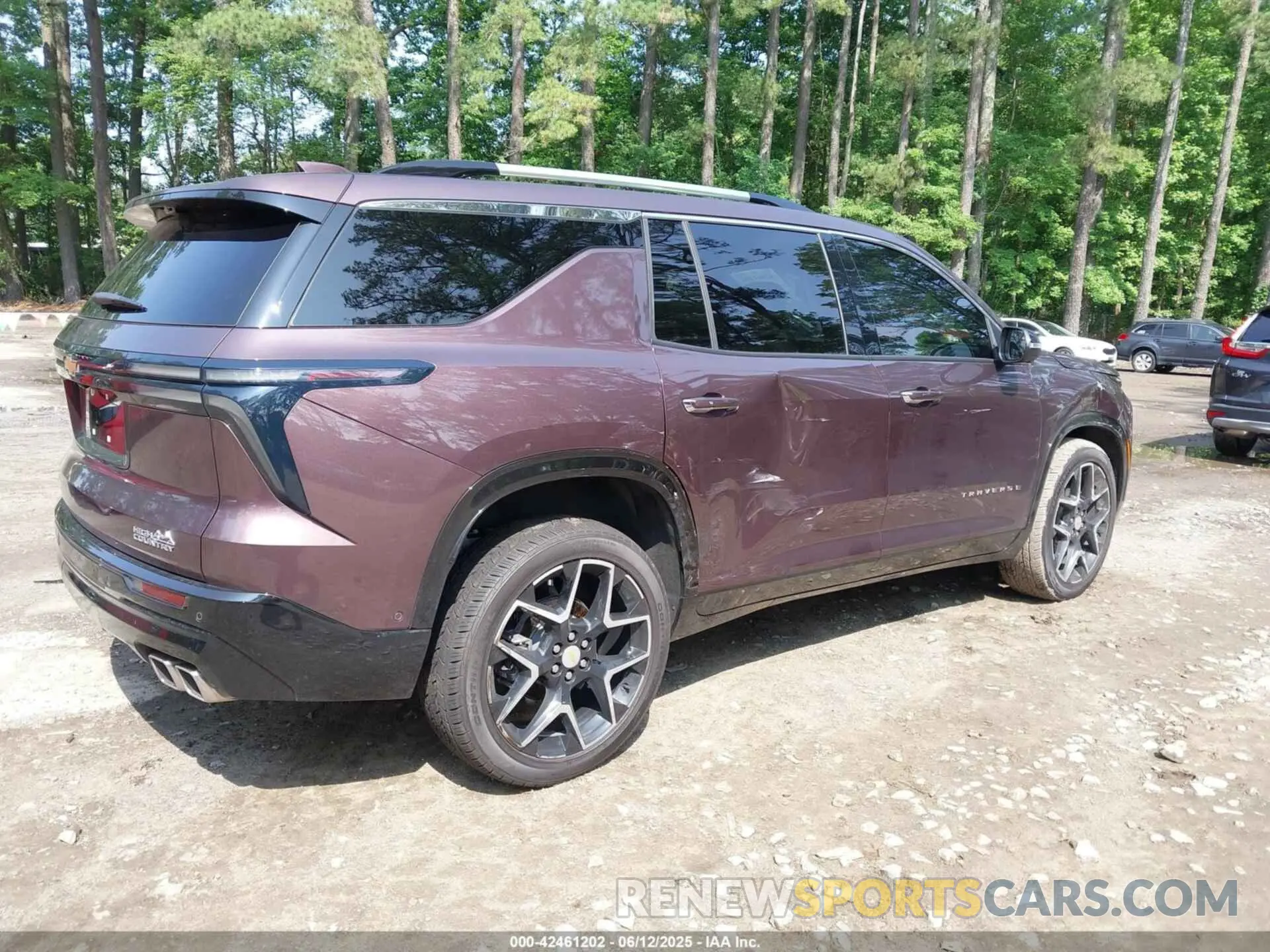 4 Photograph of a damaged car 1GNERKRS2SJ224242 CHEVROLET TRAVERSE 2025
