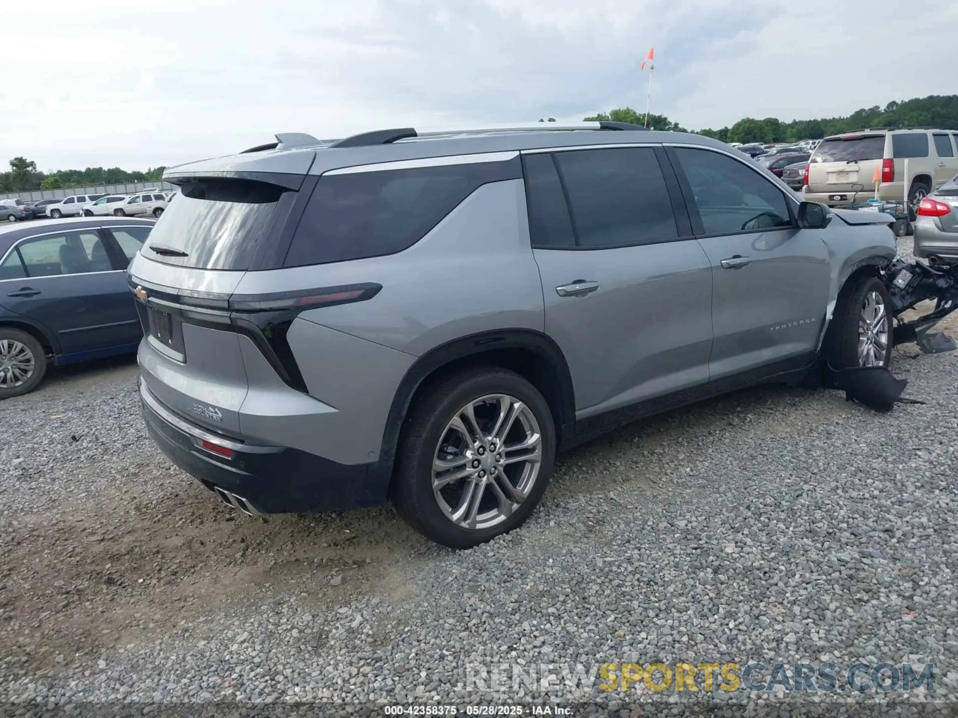 4 Photograph of a damaged car 1GNERKRS8SJ189335 CHEVROLET TRAVERSE 2025