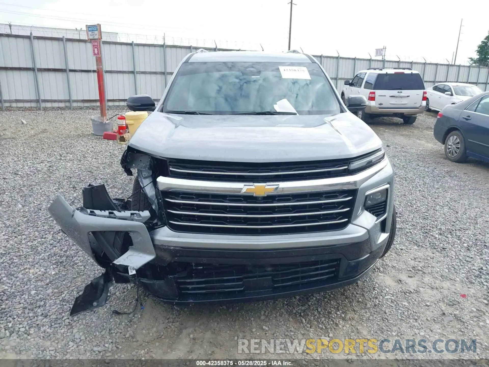 6 Photograph of a damaged car 1GNERKRS8SJ189335 CHEVROLET TRAVERSE 2025