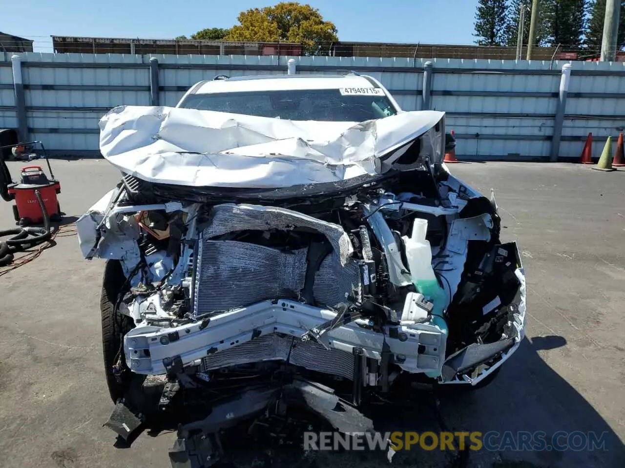 5 Photograph of a damaged car 1GNERLRS3SJ140565 CHEVROLET TRAVERSE 2025