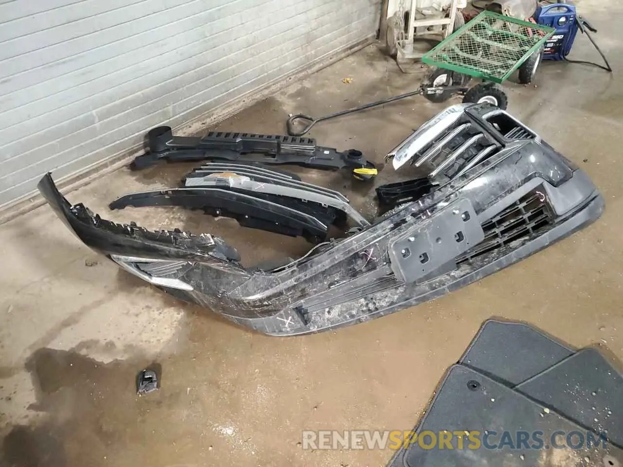 13 Photograph of a damaged car 1GNEVGRS0SJ157780 CHEVROLET TRAVERSE 2025