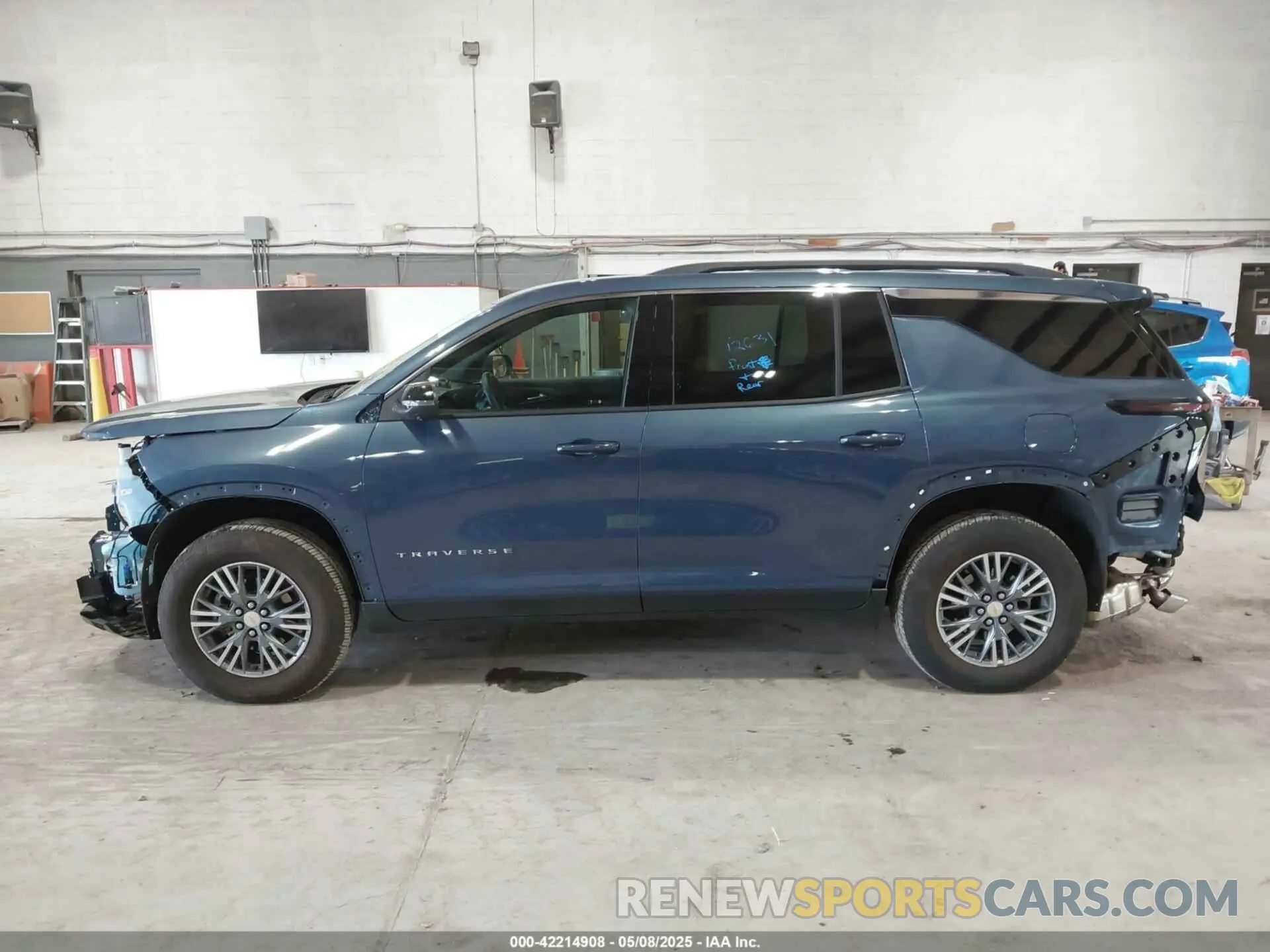 14 Photograph of a damaged car 1GNEVGRS2SJ185659 CHEVROLET TRAVERSE 2025