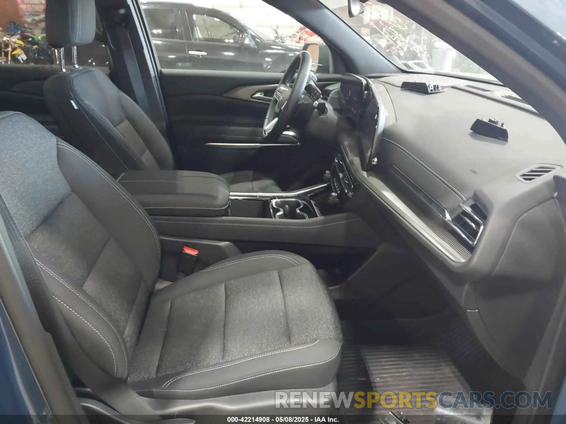 5 Photograph of a damaged car 1GNEVGRS2SJ185659 CHEVROLET TRAVERSE 2025