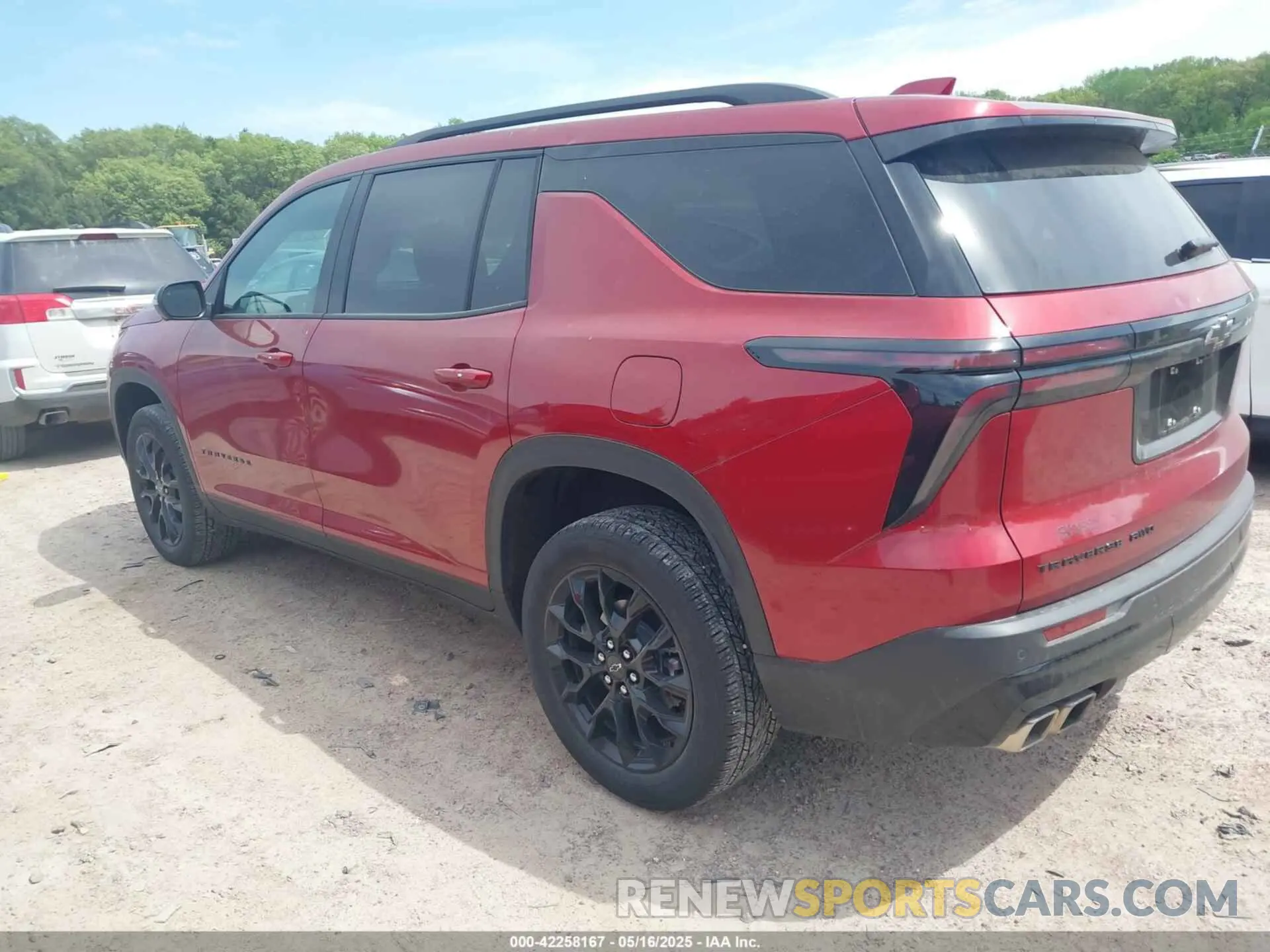 3 Photograph of a damaged car 1GNEVGRS8SJ113204 CHEVROLET TRAVERSE 2025