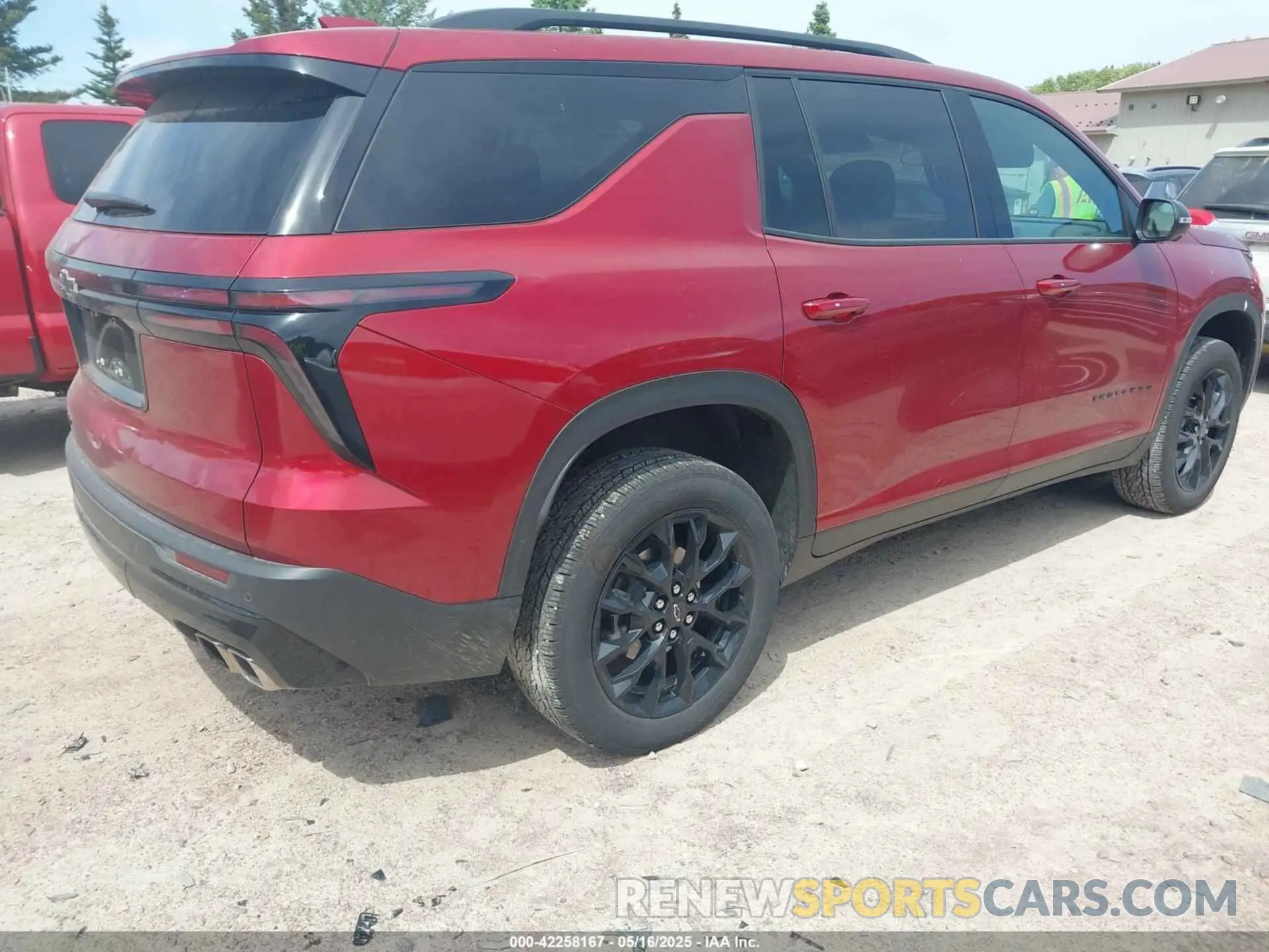 4 Photograph of a damaged car 1GNEVGRS8SJ113204 CHEVROLET TRAVERSE 2025