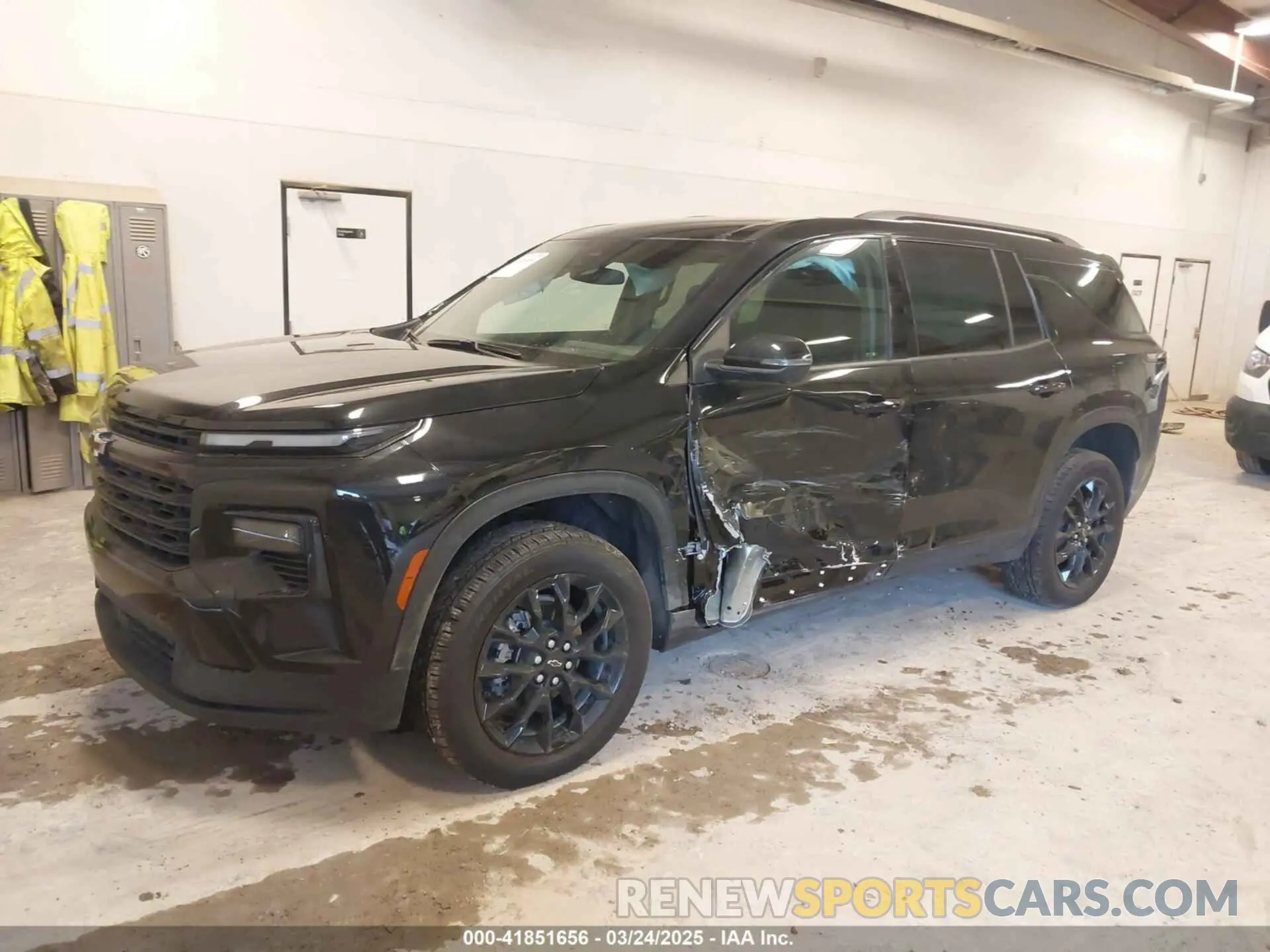 2 Photograph of a damaged car 1GNEVGRSXSJ157348 CHEVROLET TRAVERSE 2025