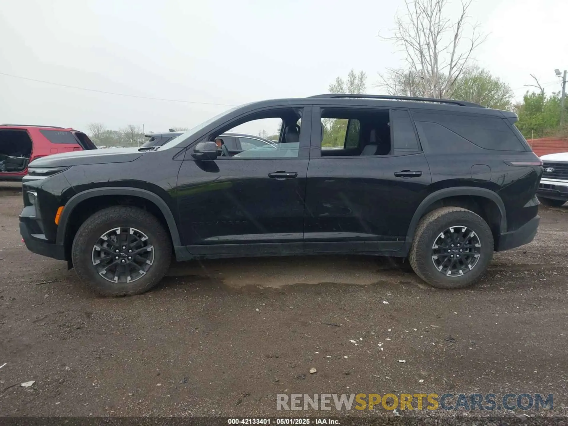 14 Photograph of a damaged car 1GNEVJRS1SJ144971 CHEVROLET TRAVERSE 2025