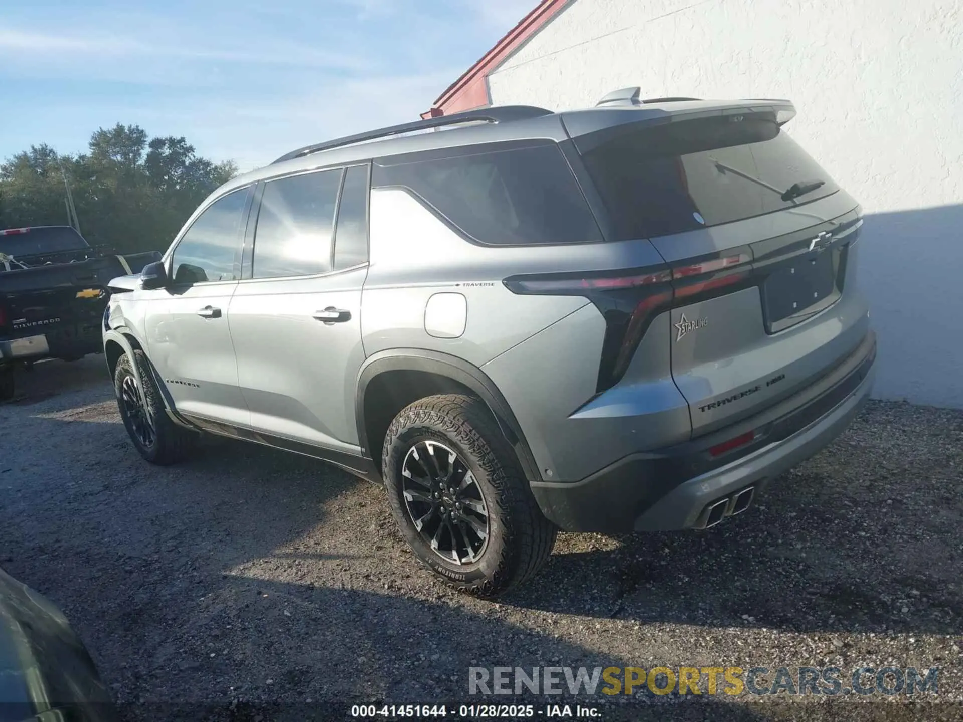 15 Photograph of a damaged car 1GNEVJRS2SJ119268 CHEVROLET TRAVERSE 2025