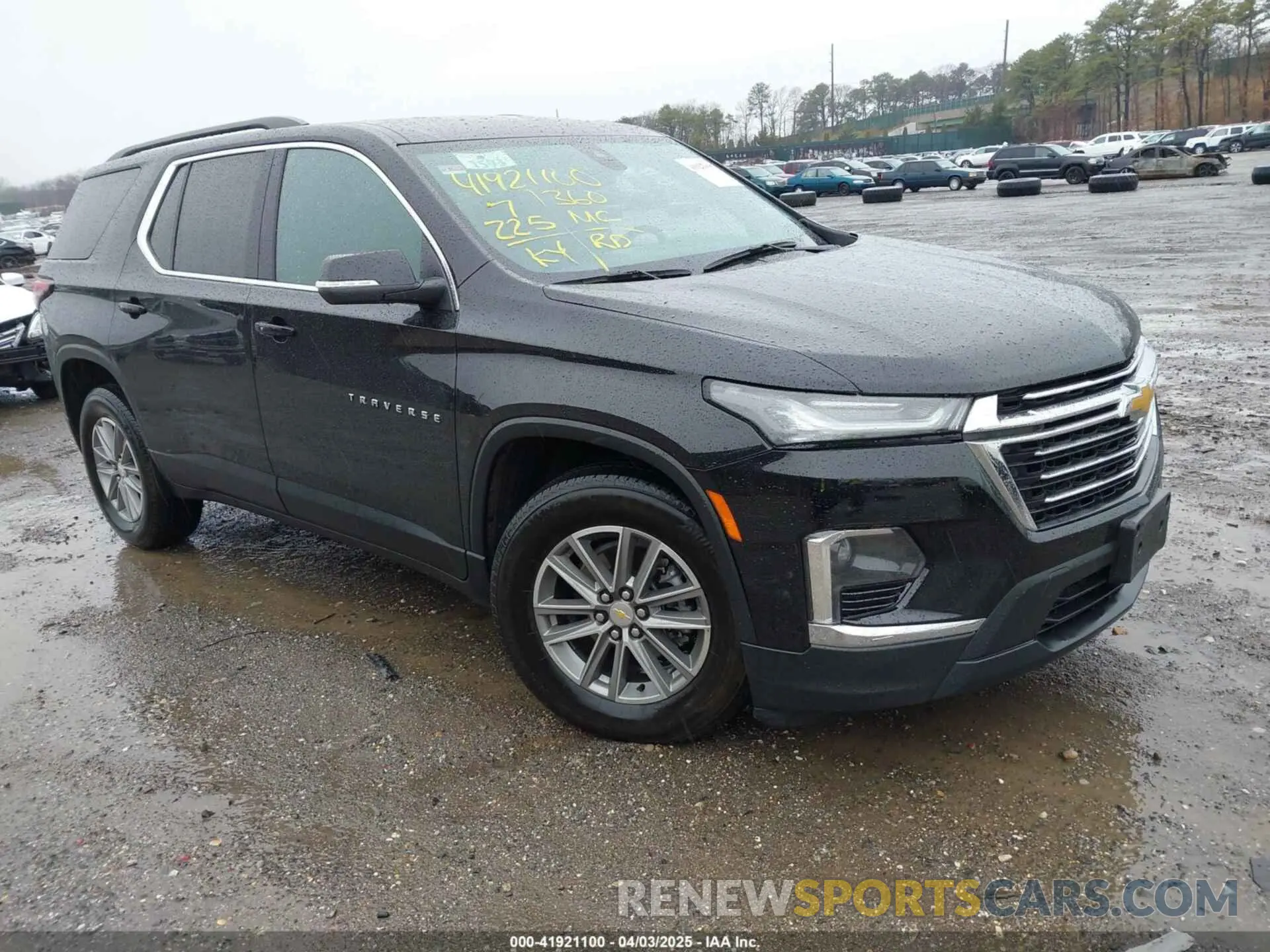 1 Photograph of a damaged car 1GNETVKW5RJ137400 CHEVROLET TRAVERSE LIMITED 2024