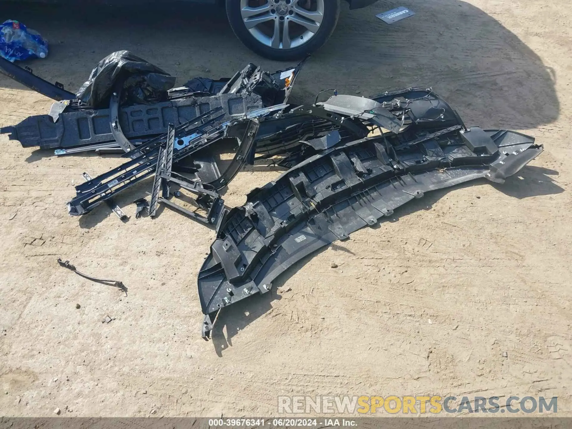 12 Photograph of a damaged car 1GNETVKW6RJ131055 CHEVROLET TRAVERSE LIMITED 2024