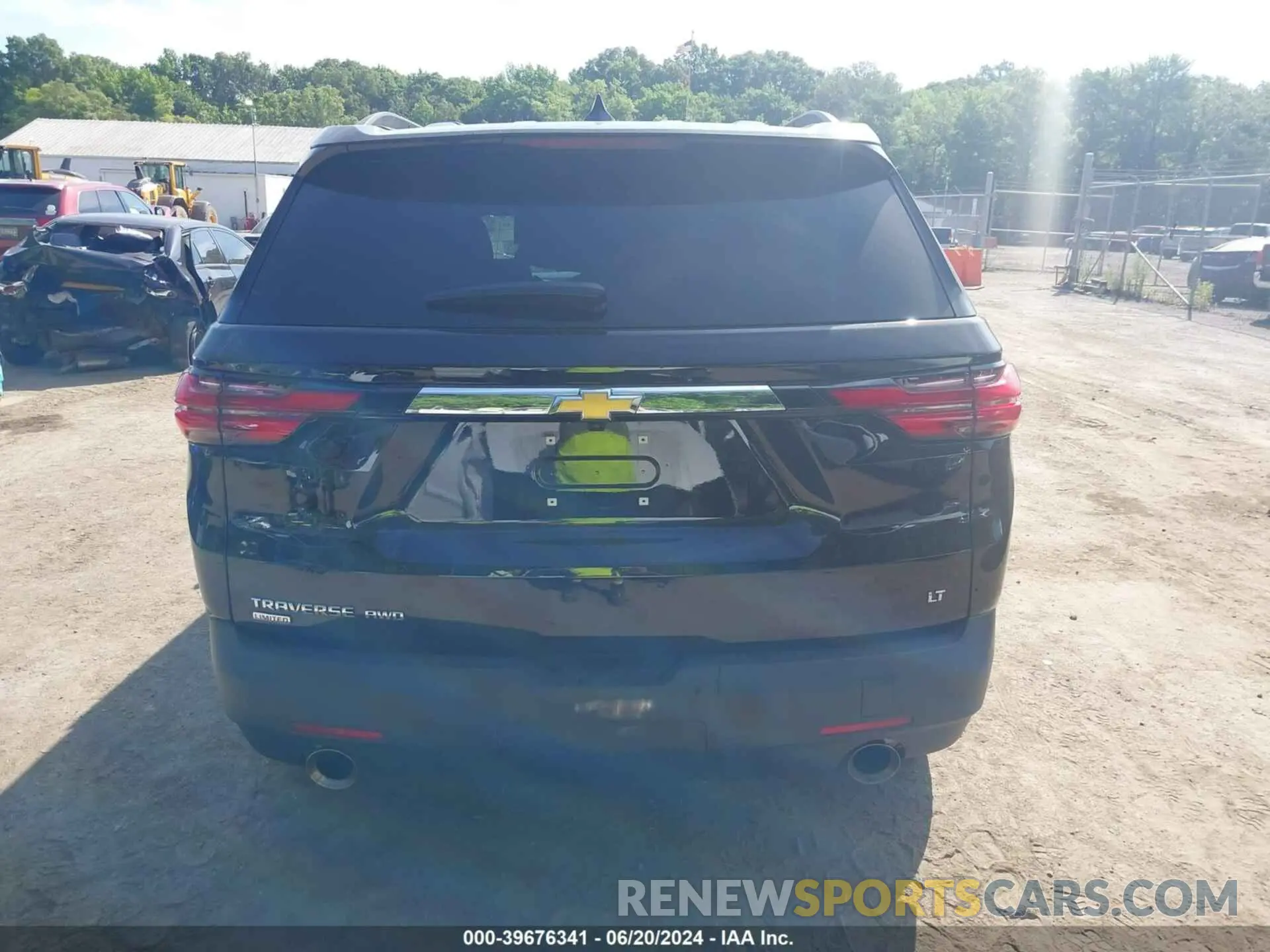17 Photograph of a damaged car 1GNETVKW6RJ131055 CHEVROLET TRAVERSE LIMITED 2024