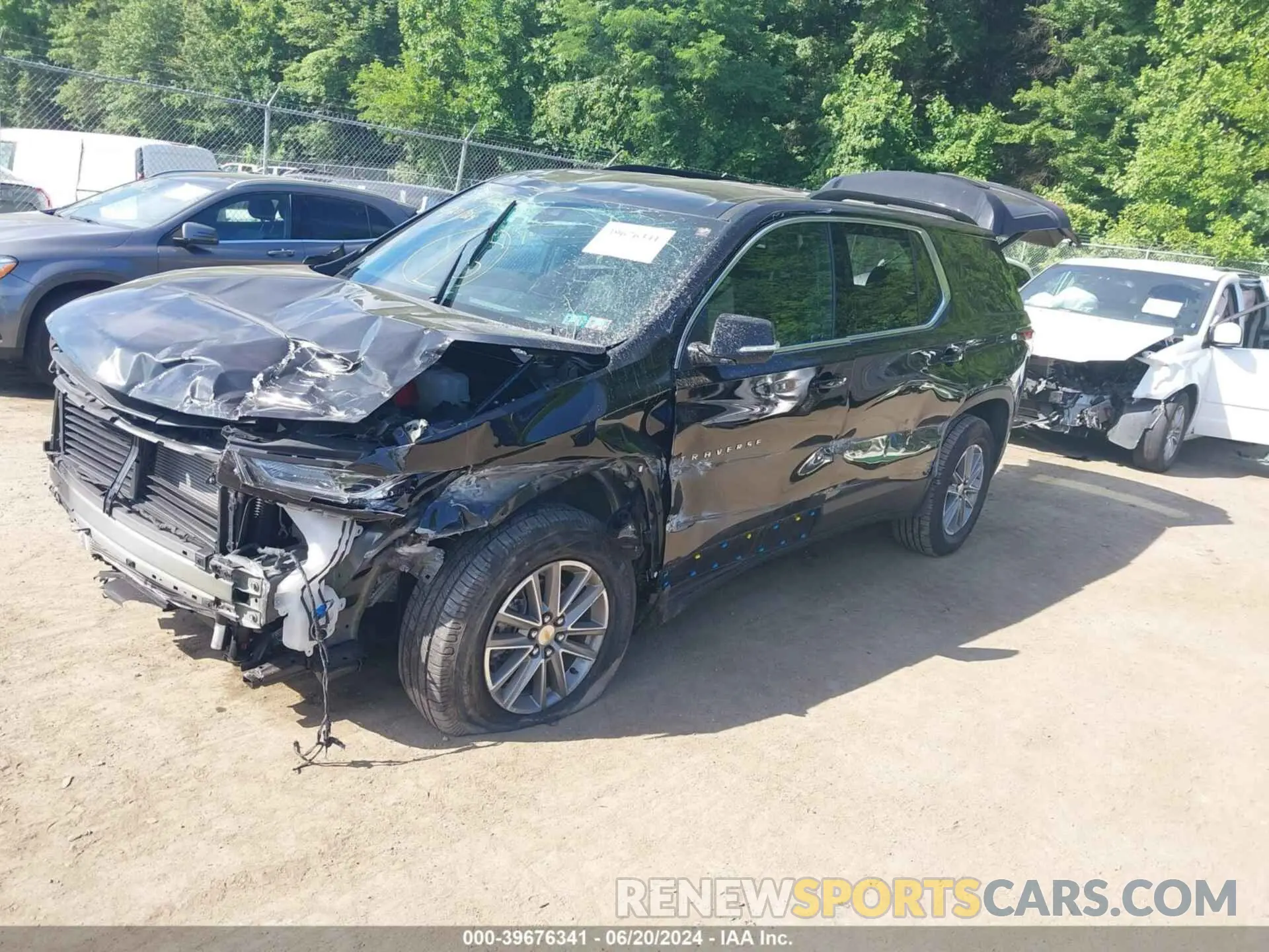 2 Photograph of a damaged car 1GNETVKW6RJ131055 CHEVROLET TRAVERSE LIMITED 2024