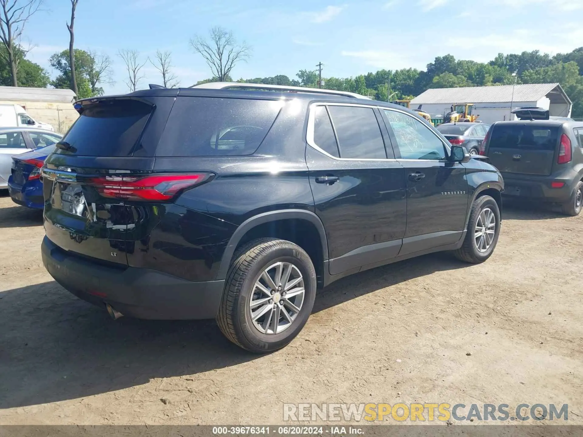 4 Photograph of a damaged car 1GNETVKW6RJ131055 CHEVROLET TRAVERSE LIMITED 2024