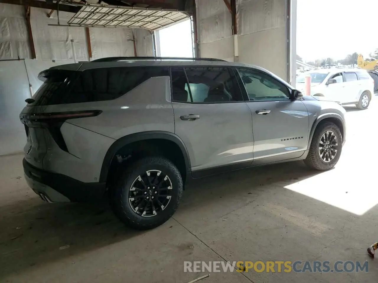 3 Photograph of a damaged car 1GNEVJRS4SJ195221 CHEVROLET TRAVERSE Z 2025
