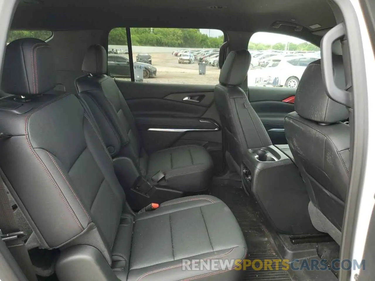 11 Photograph of a damaged car 1GNEVJRS6SJ162608 CHEVROLET TRAVERSE Z 2025