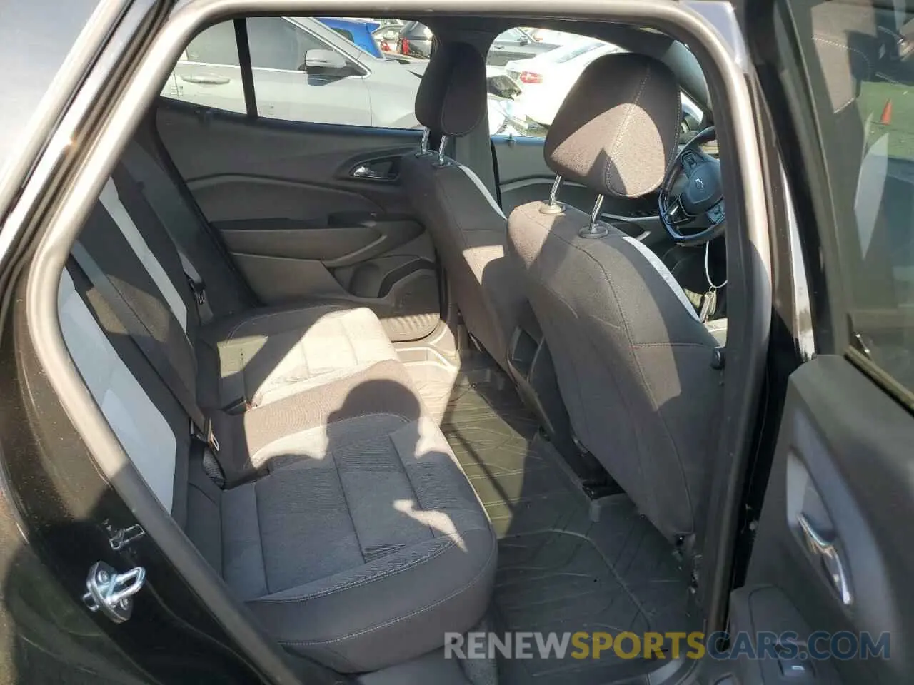 11 Photograph of a damaged car KL77LGE21RC037298 CHEVROLET TRAX 1RS 2024