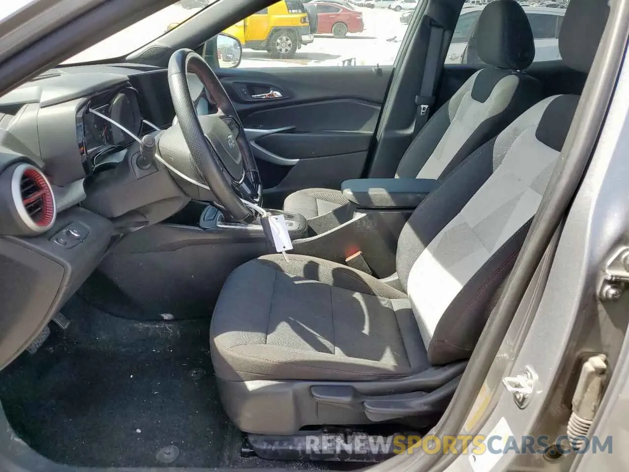 7 Photograph of a damaged car KL77LGE22RC123073 CHEVROLET TRAX 1RS 2024