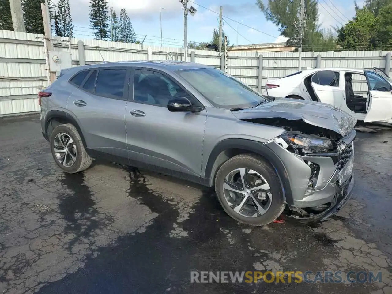 4 Photograph of a damaged car KL77LGE24RC028255 CHEVROLET TRAX 1RS 2024