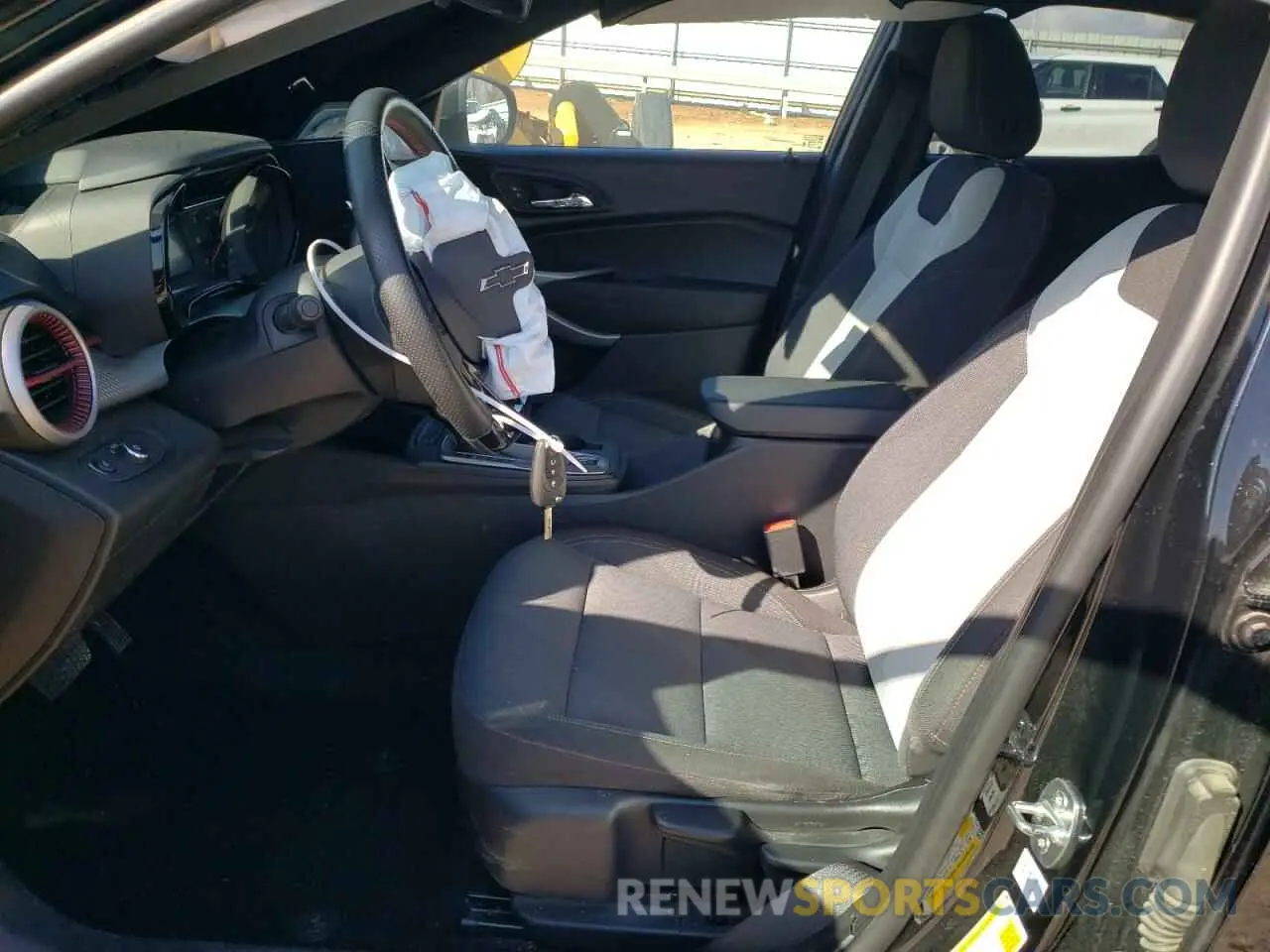 7 Photograph of a damaged car KL77LGE26RC005124 CHEVROLET TRAX 1RS 2024
