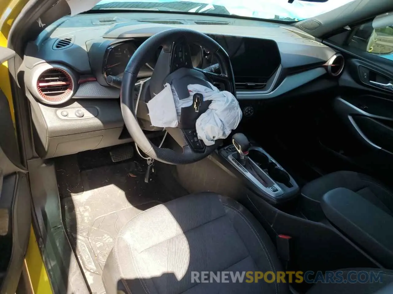 8 Photograph of a damaged car KL77LGE29RC043169 CHEVROLET TRAX 1RS 2024