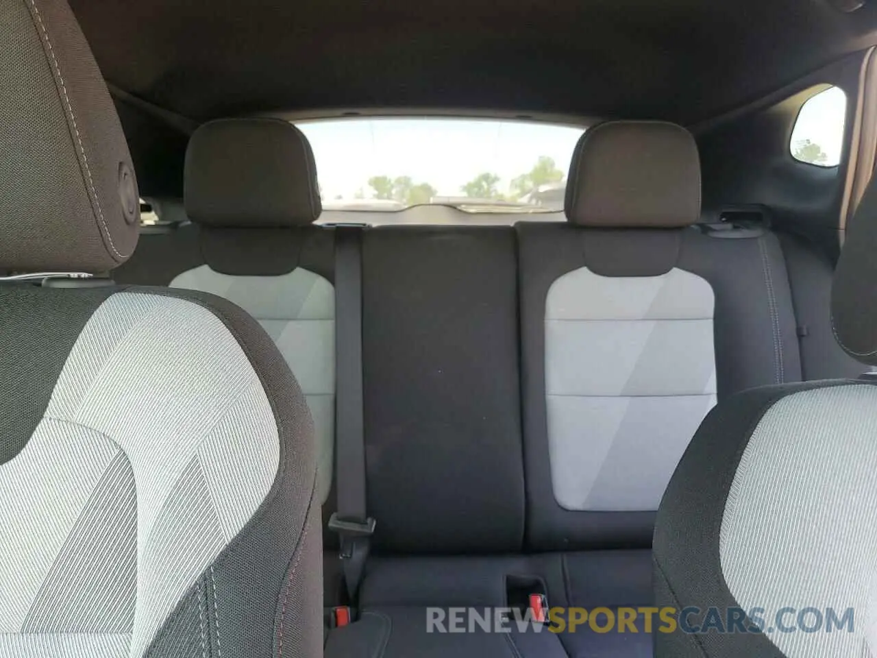 10 Photograph of a damaged car KL77LGEP1SC164909 CHEVROLET TRAX 1RS 2025